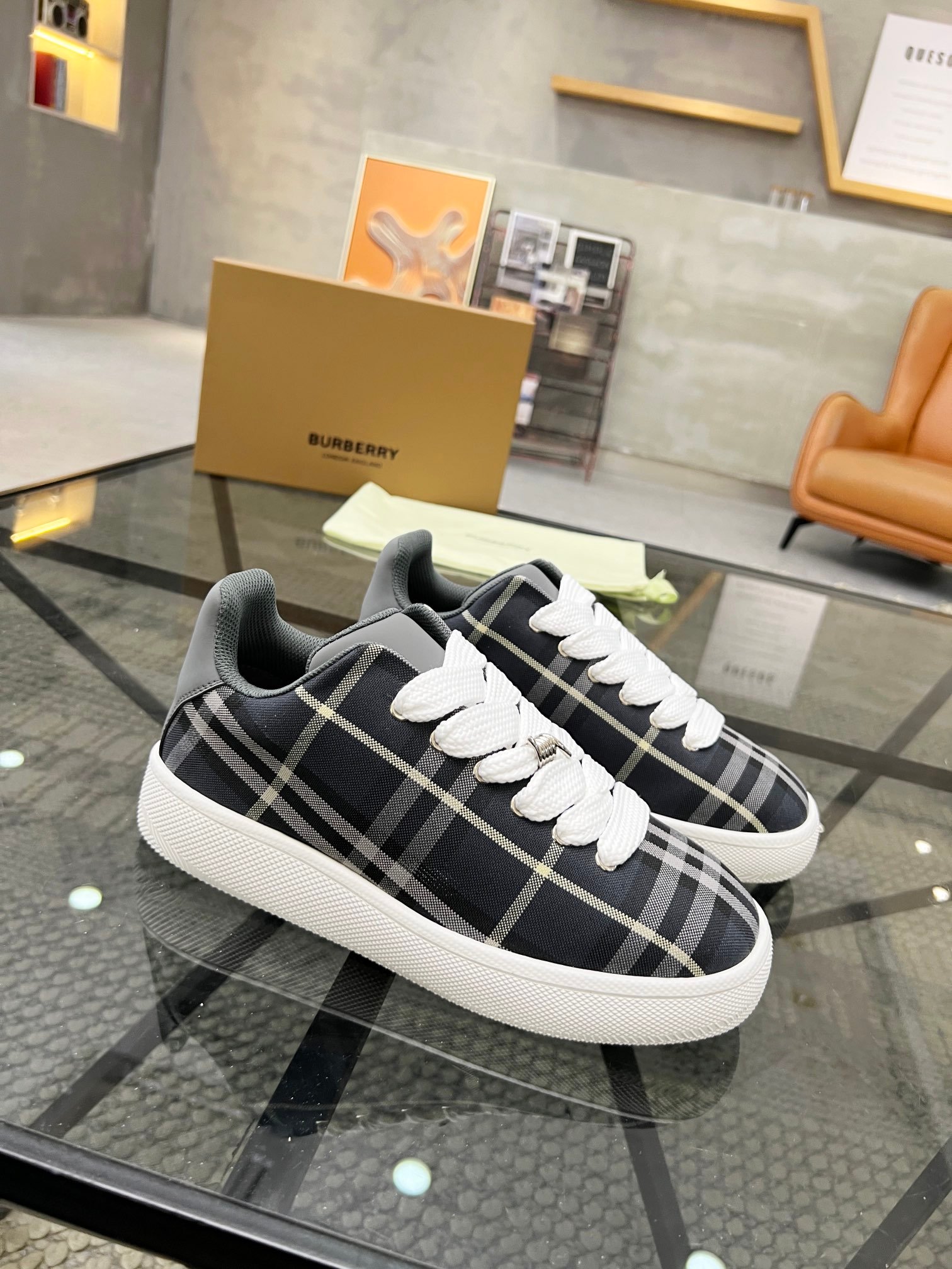 BURBERRY