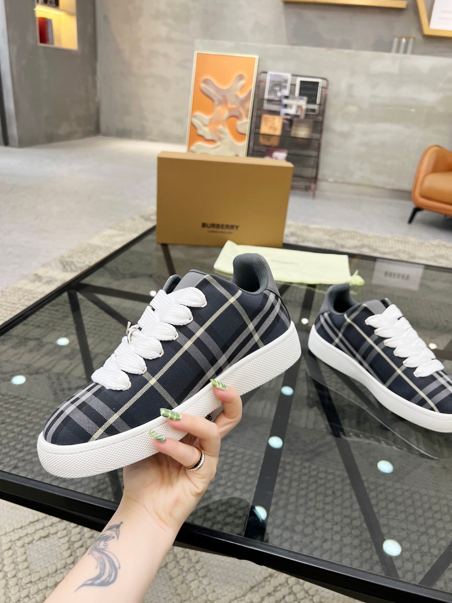BURBERRY