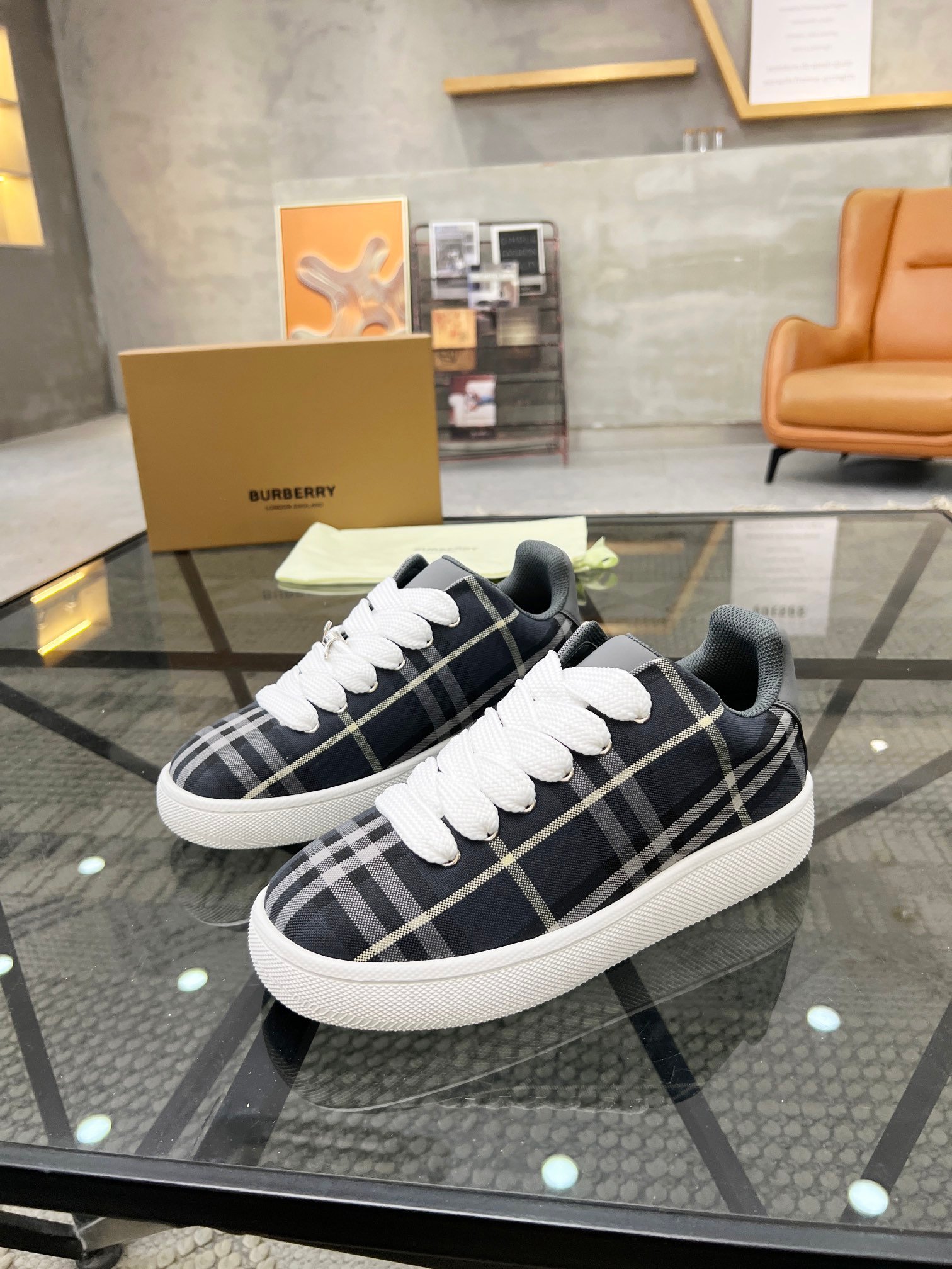 BURBERRY