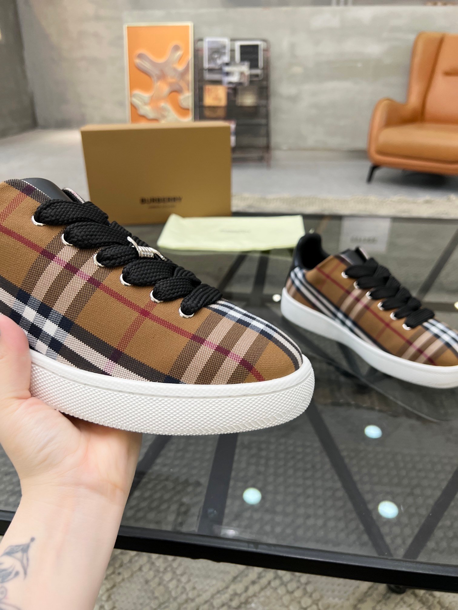 BURBERRY
