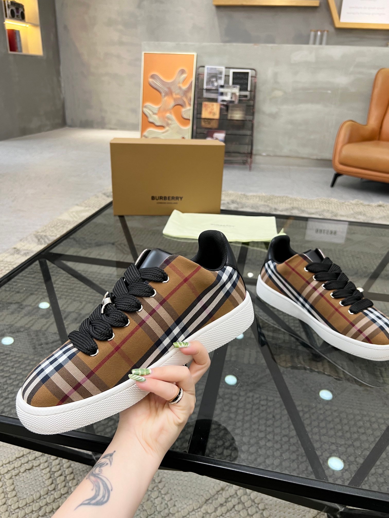 BURBERRY