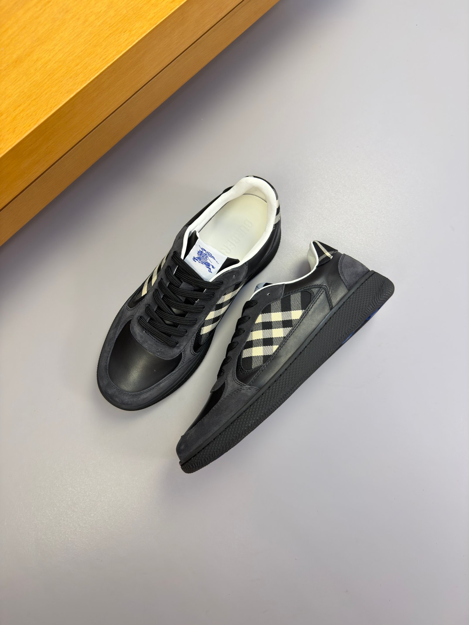 BURBERRY