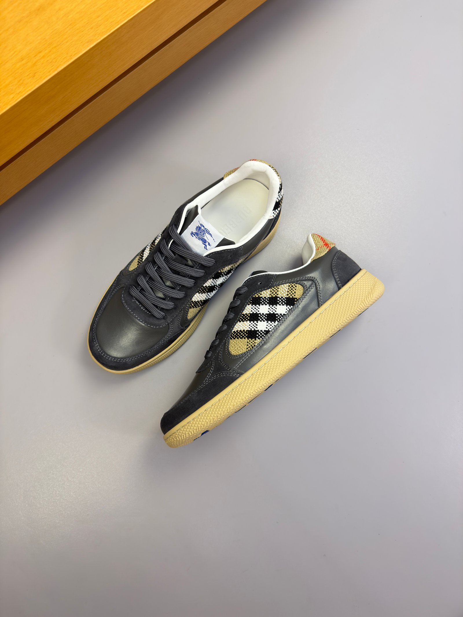 BURBERRY