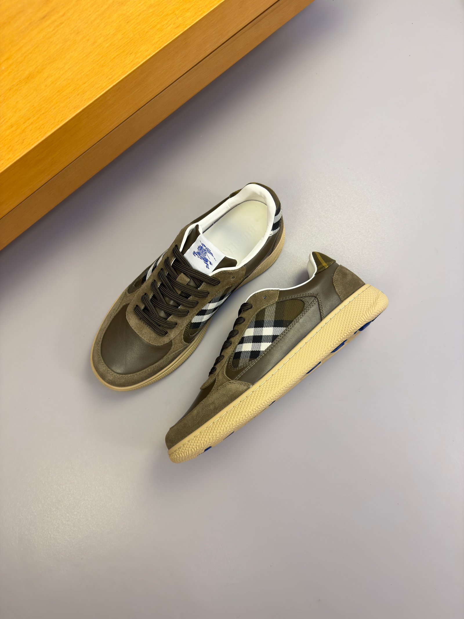 BURBERRY