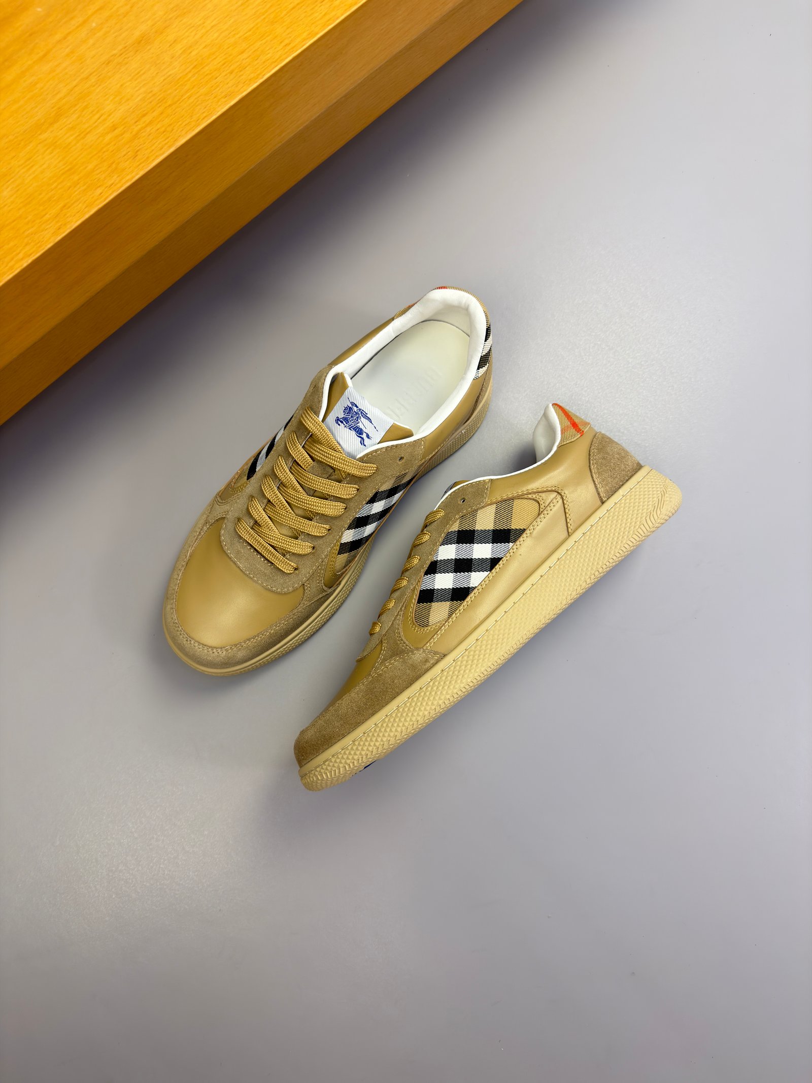 BURBERRY