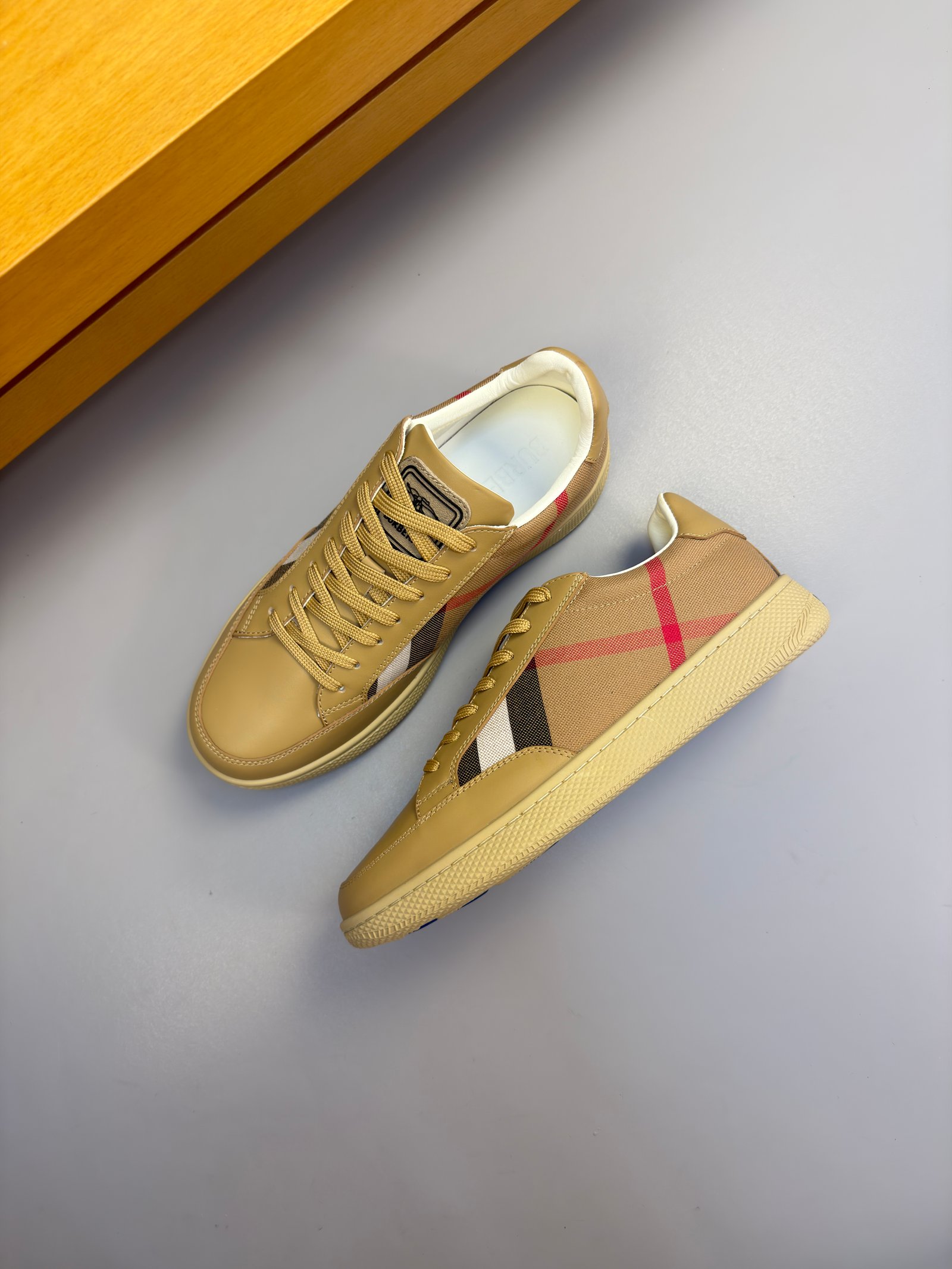 BURBERRY