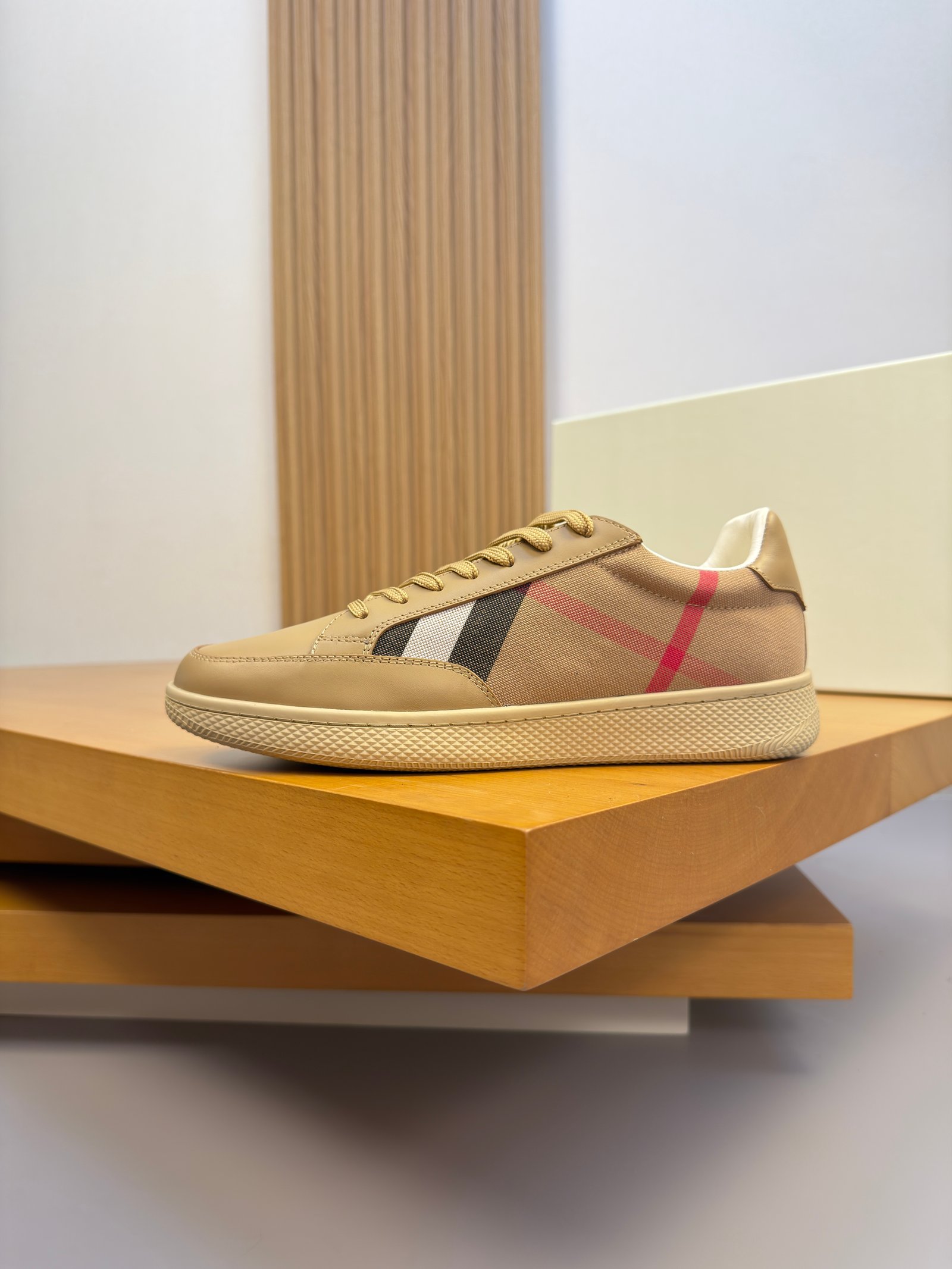 BURBERRY