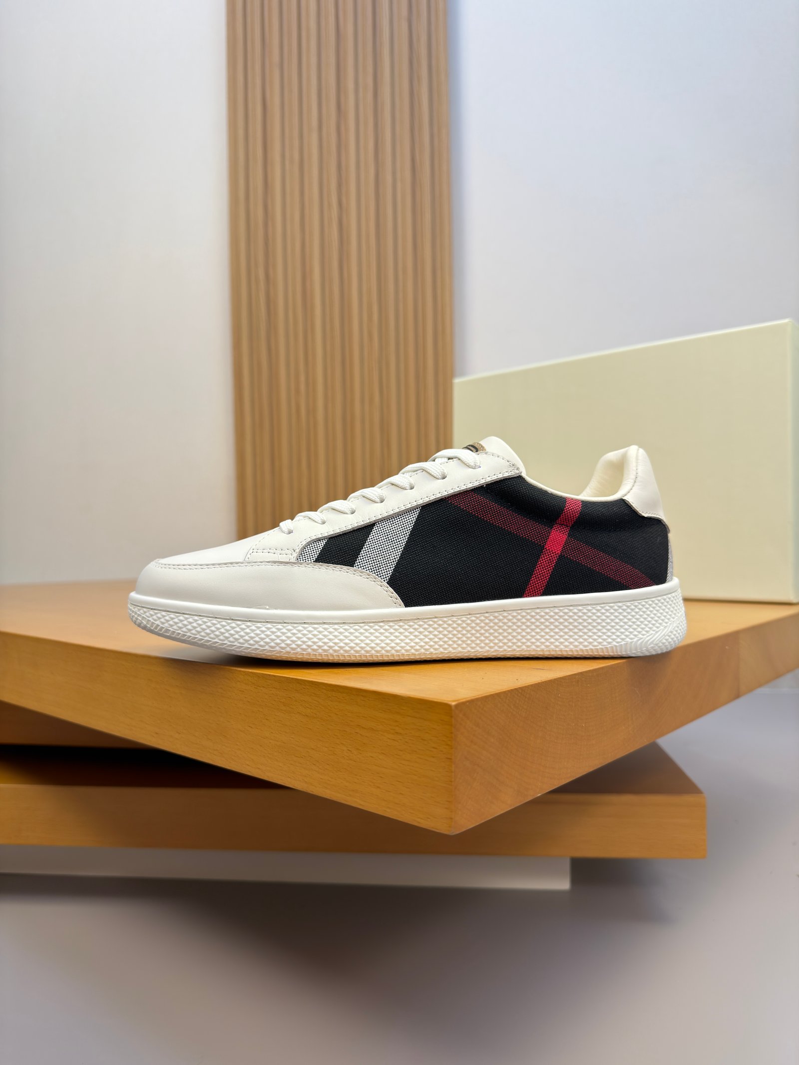 BURBERRY