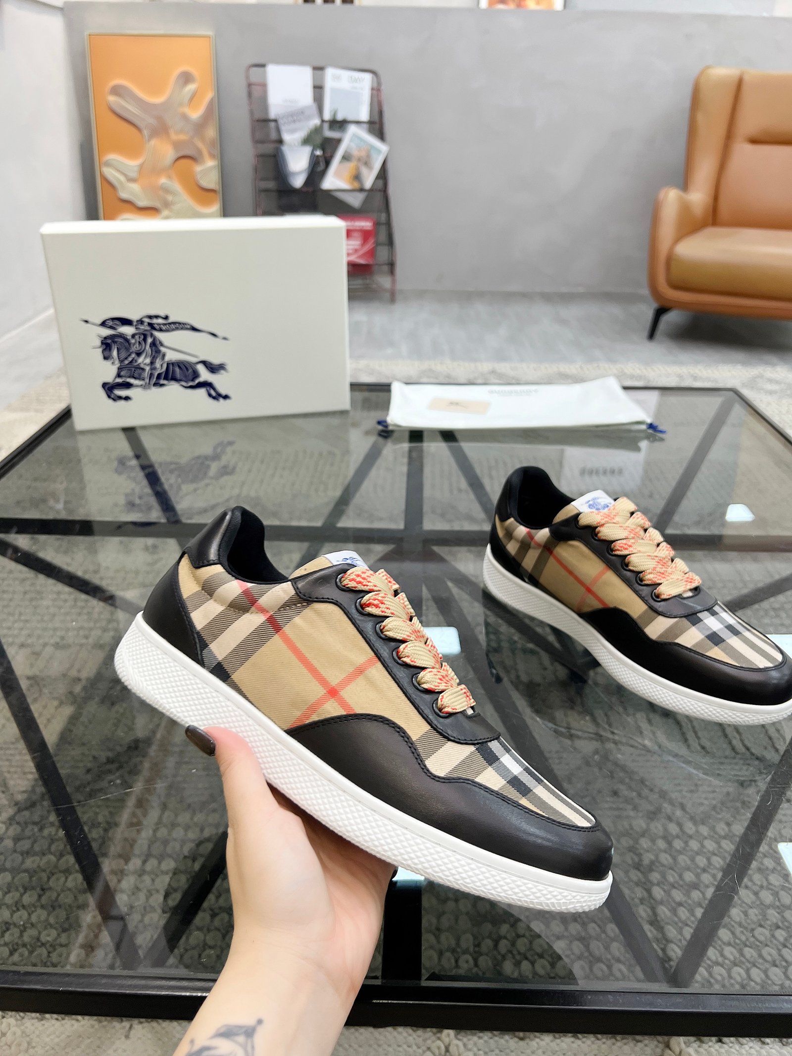 BURBERRY