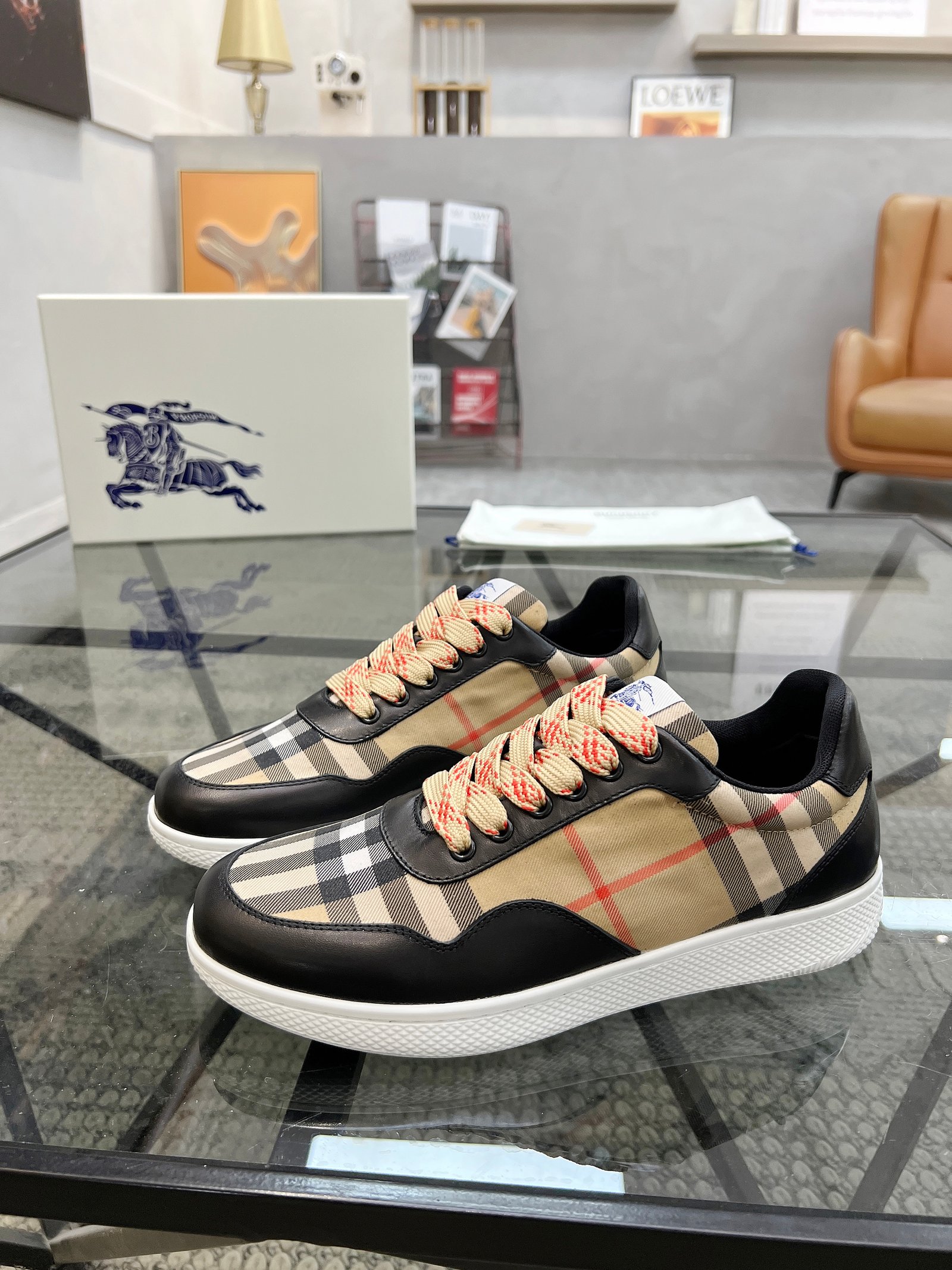 BURBERRY