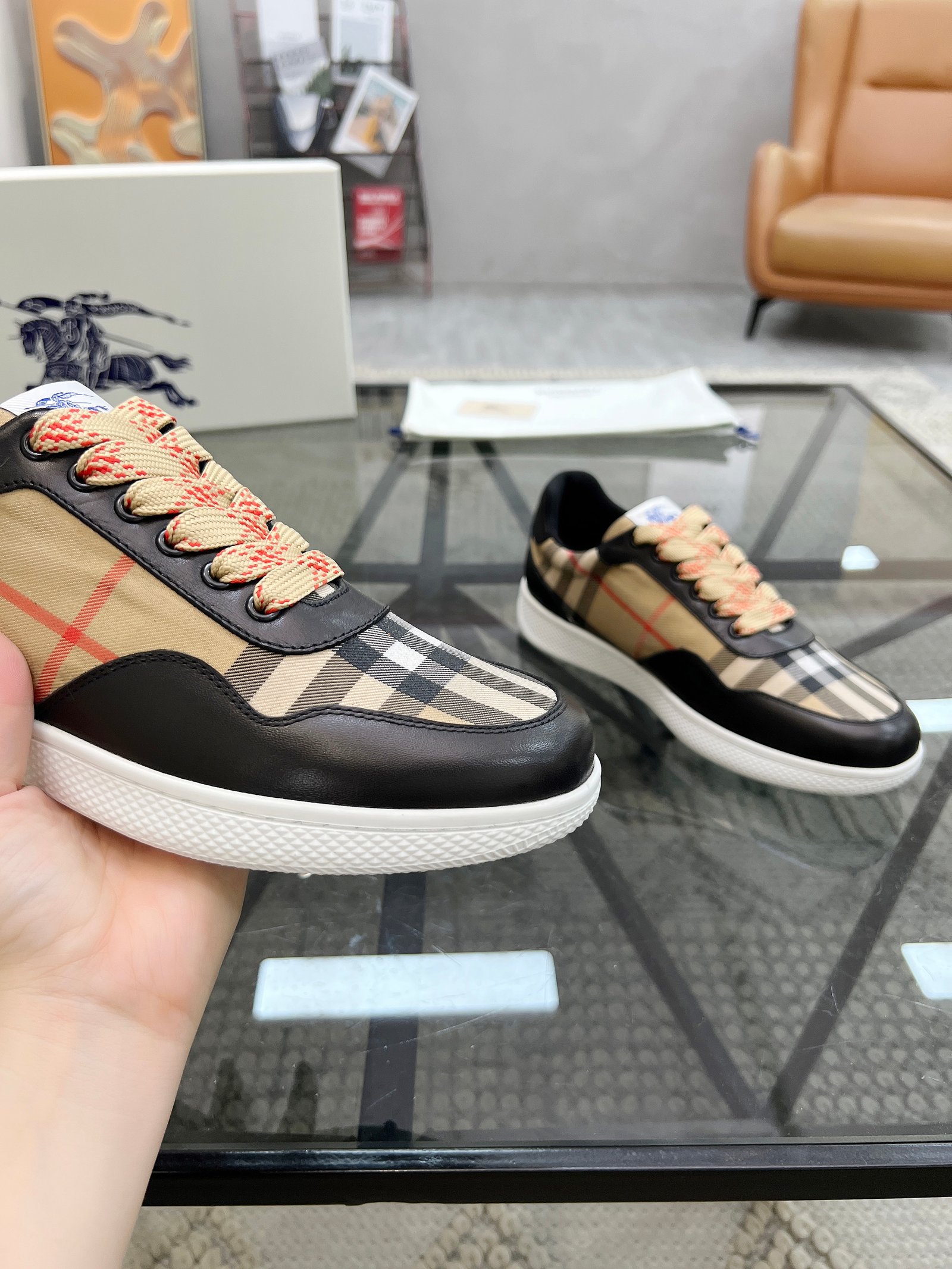 BURBERRY