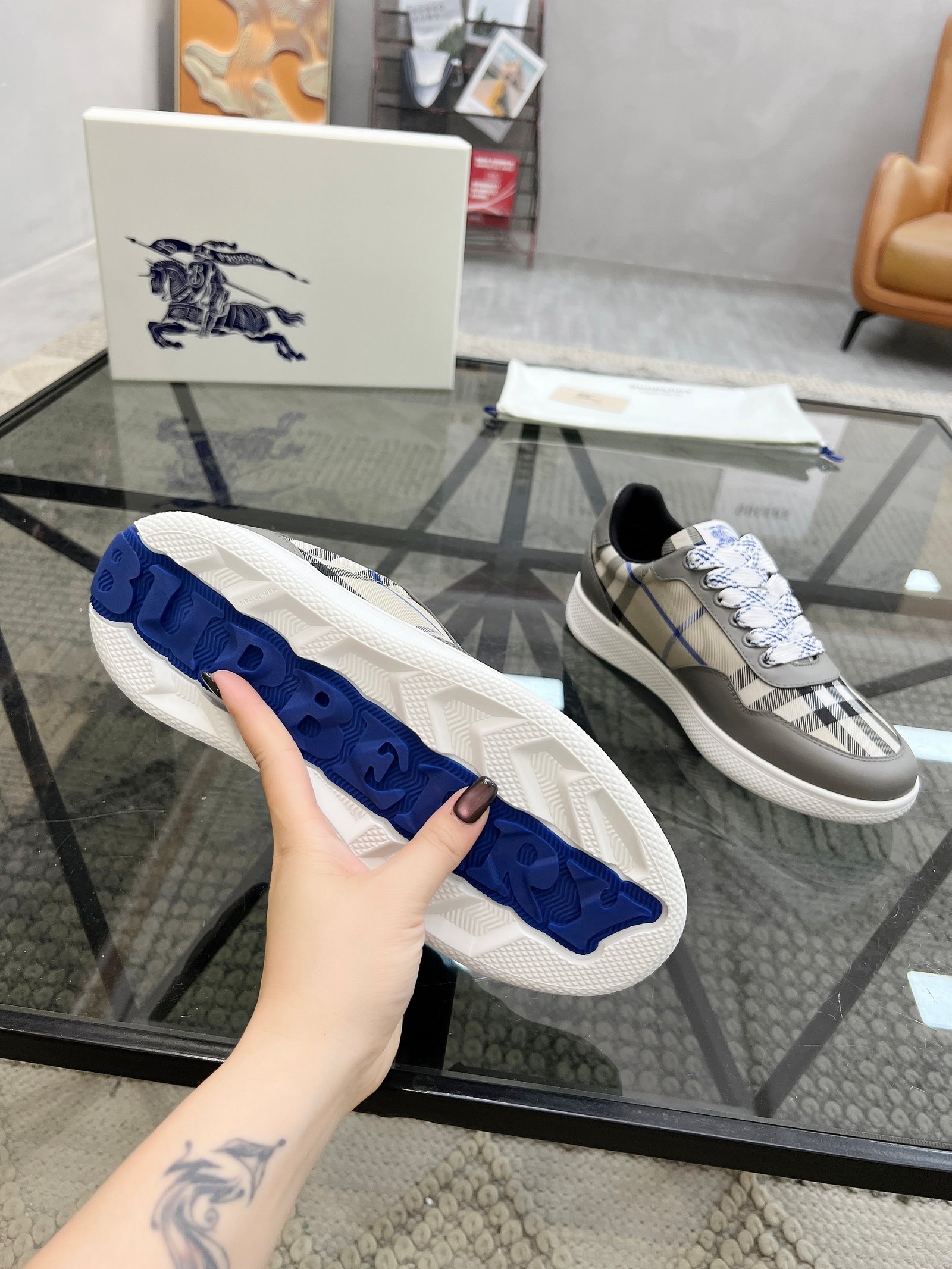 BURBERRY