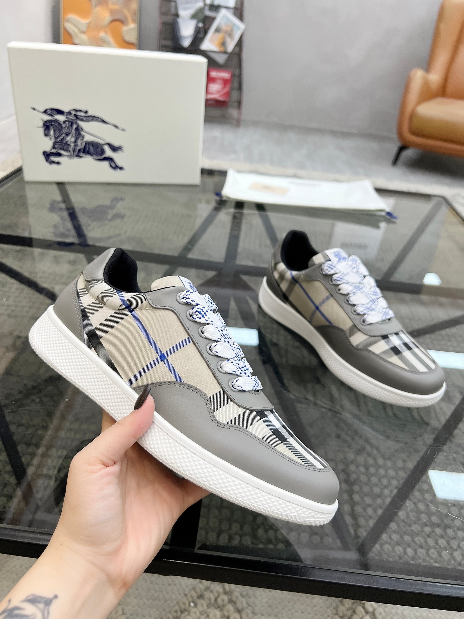 BURBERRY