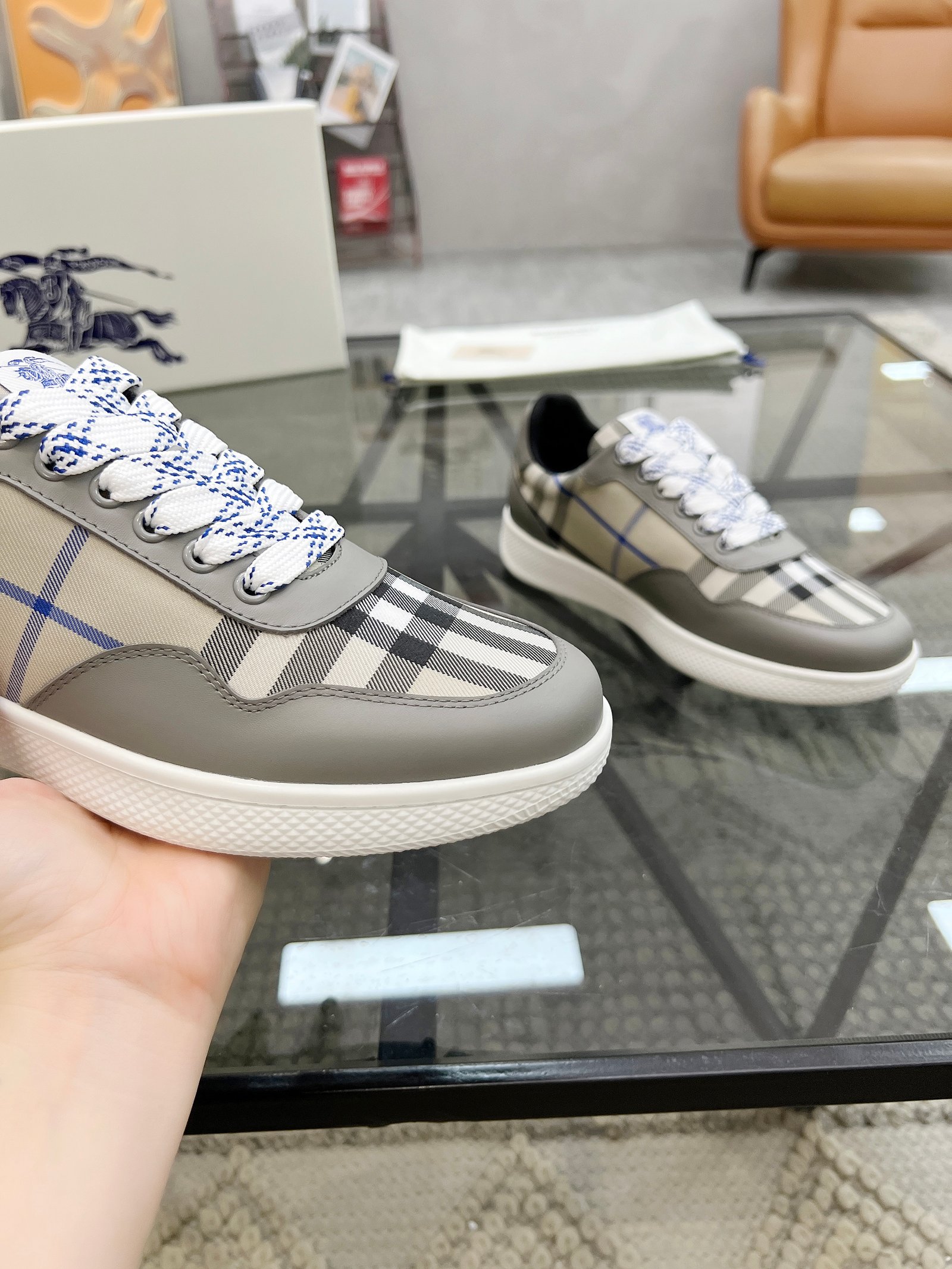 BURBERRY
