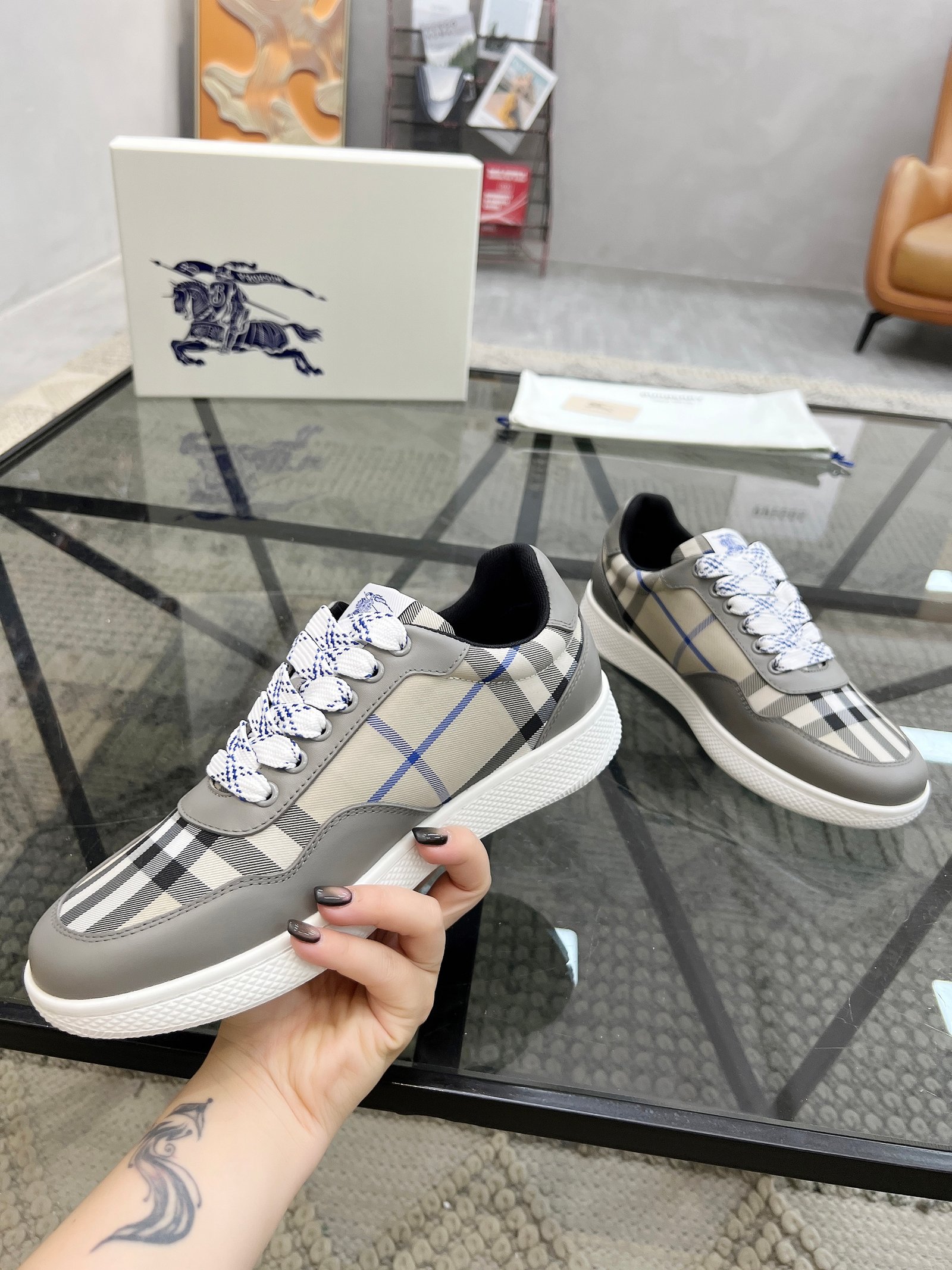 BURBERRY
