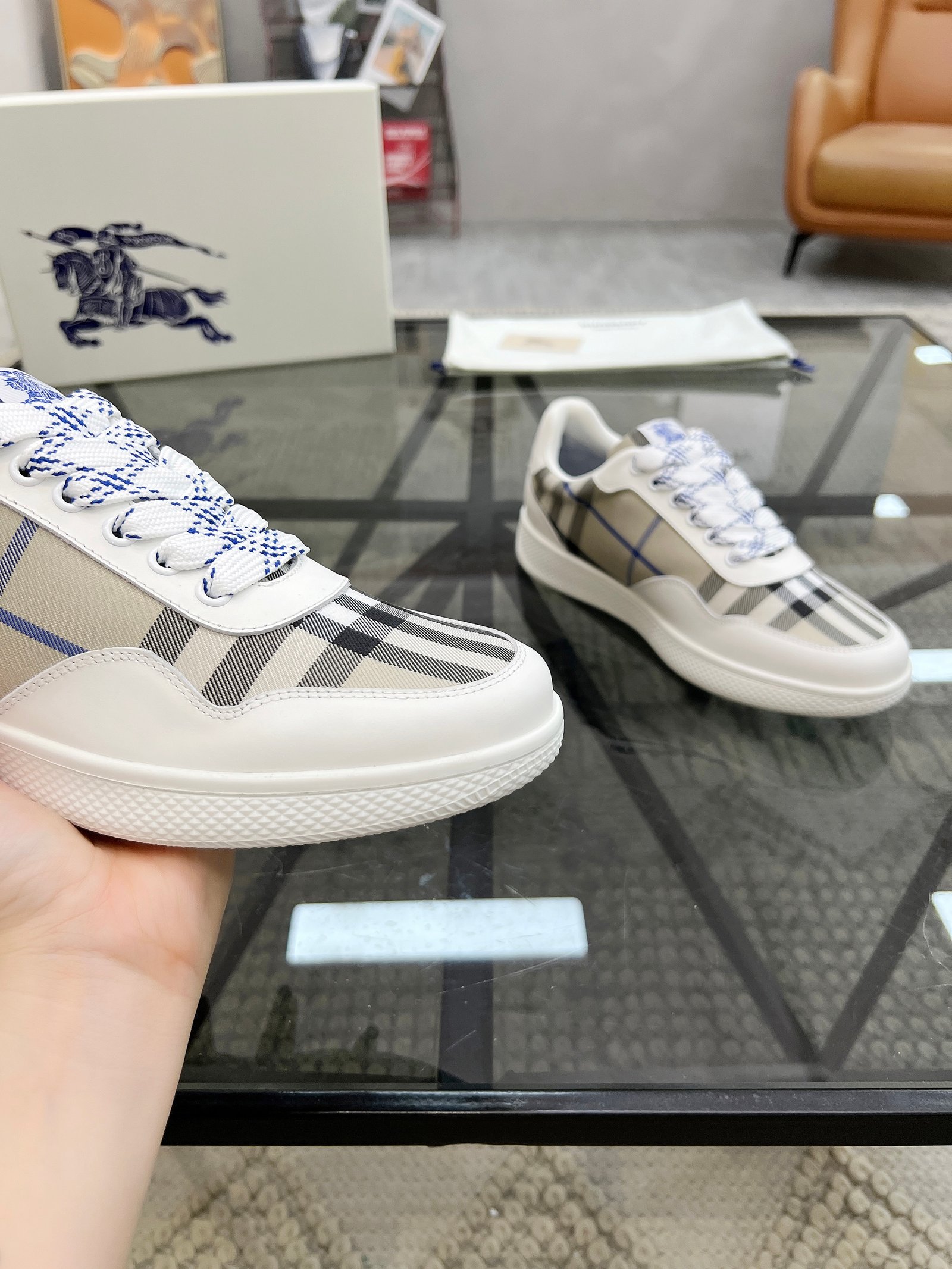 BURBERRY