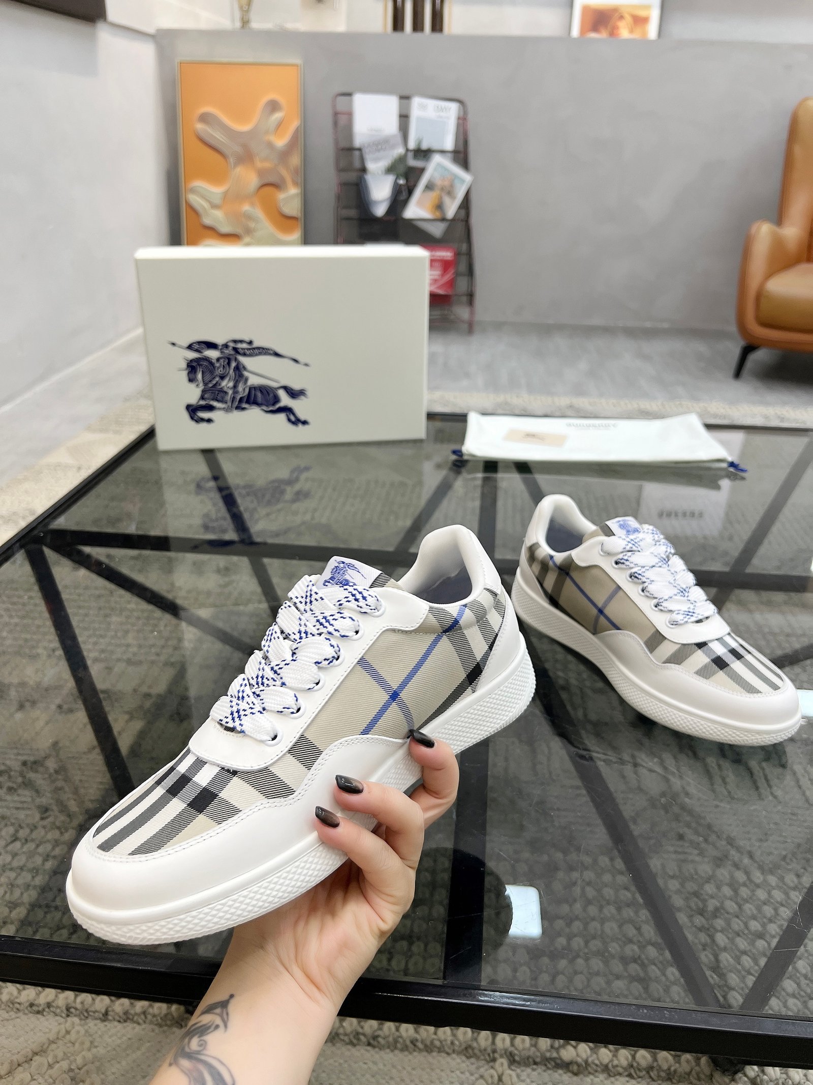 BURBERRY