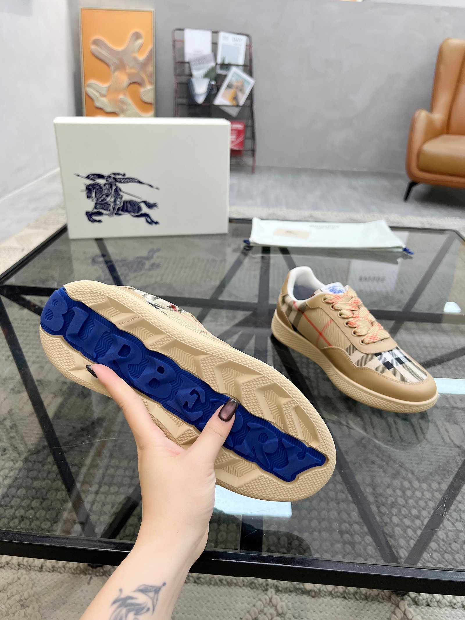 BURBERRY