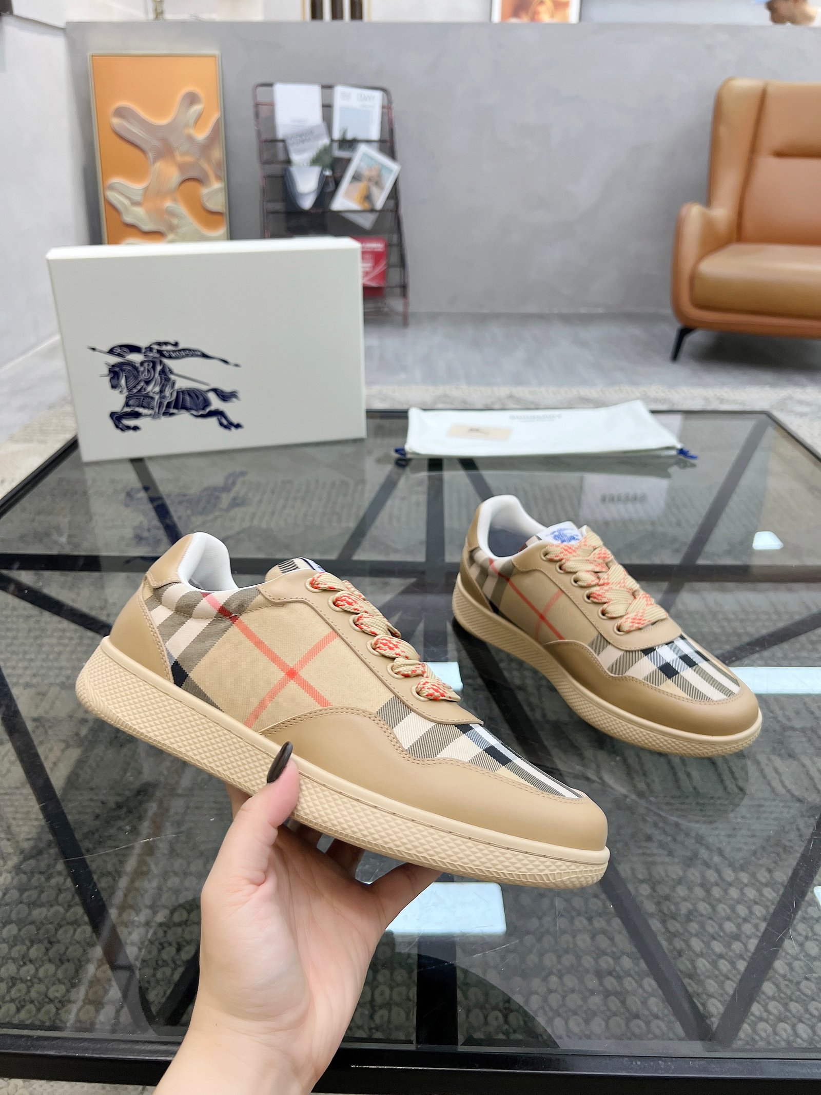 BURBERRY