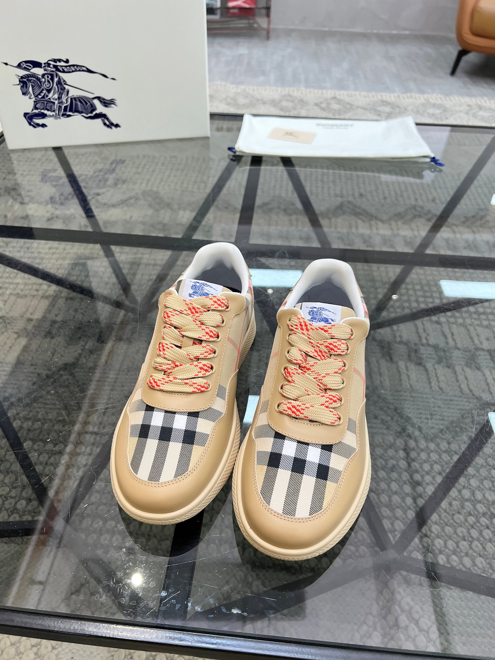 BURBERRY