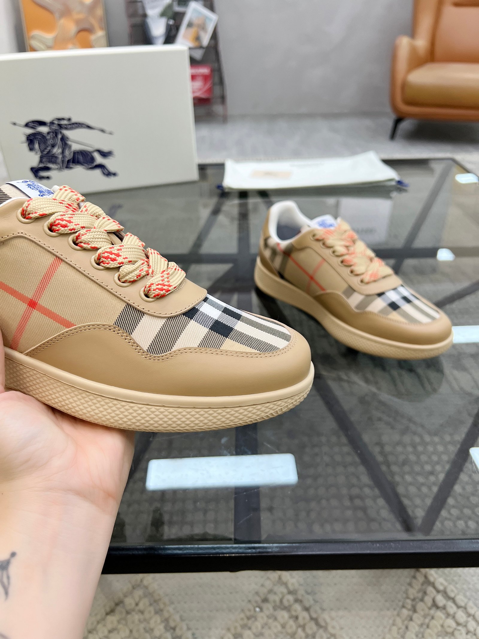 BURBERRY