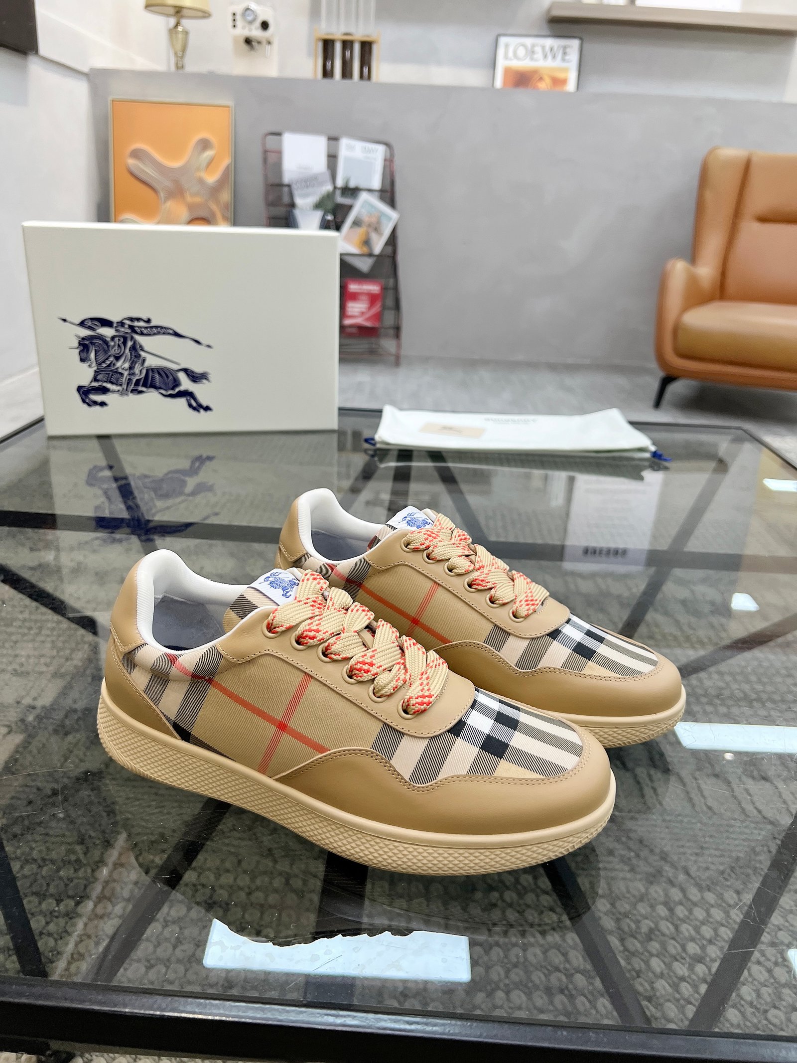 BURBERRY