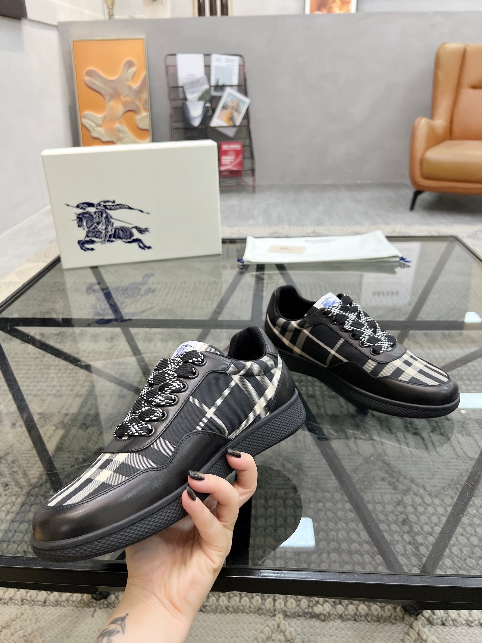 BURBERRY