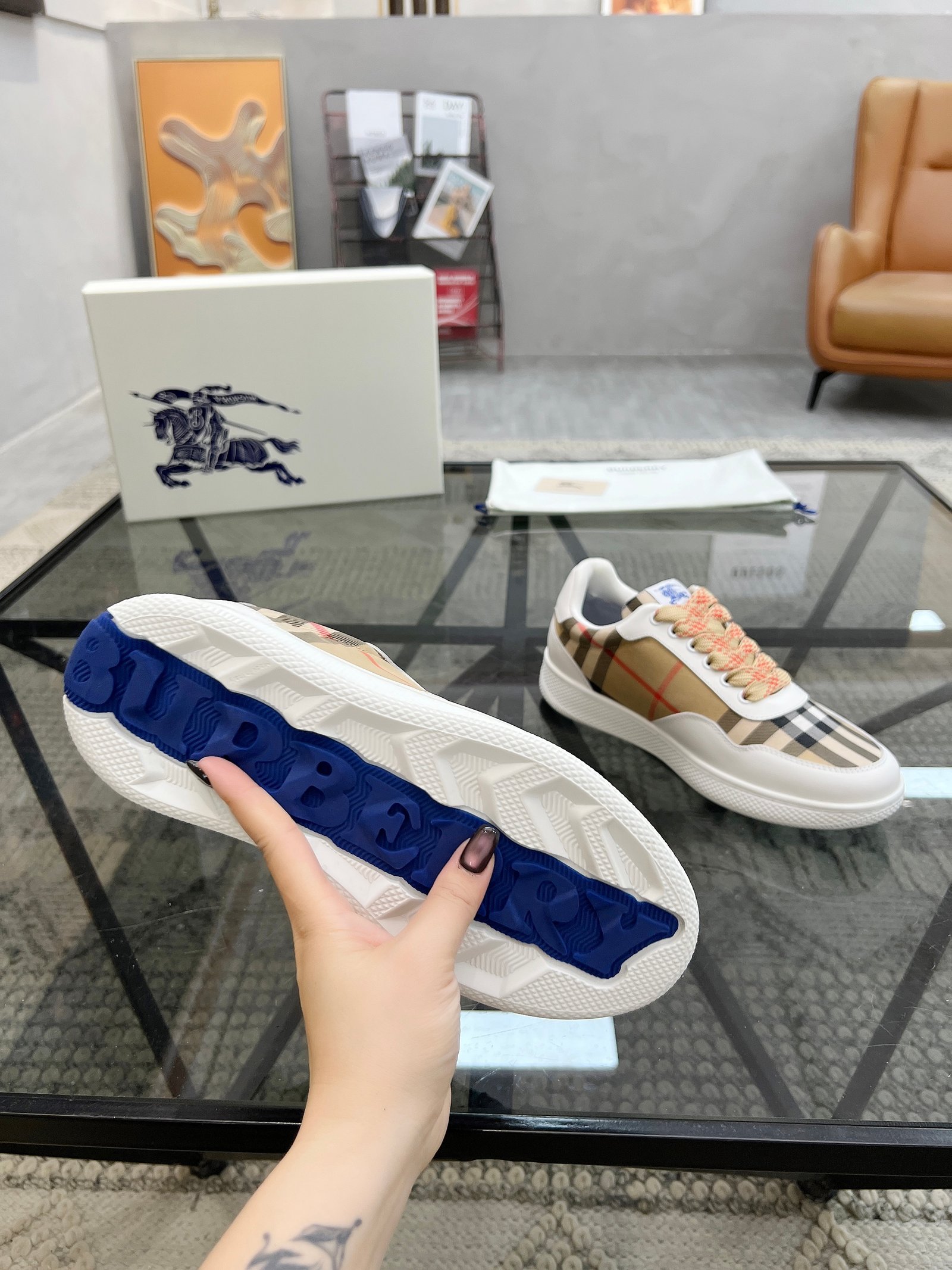 BURBERRY