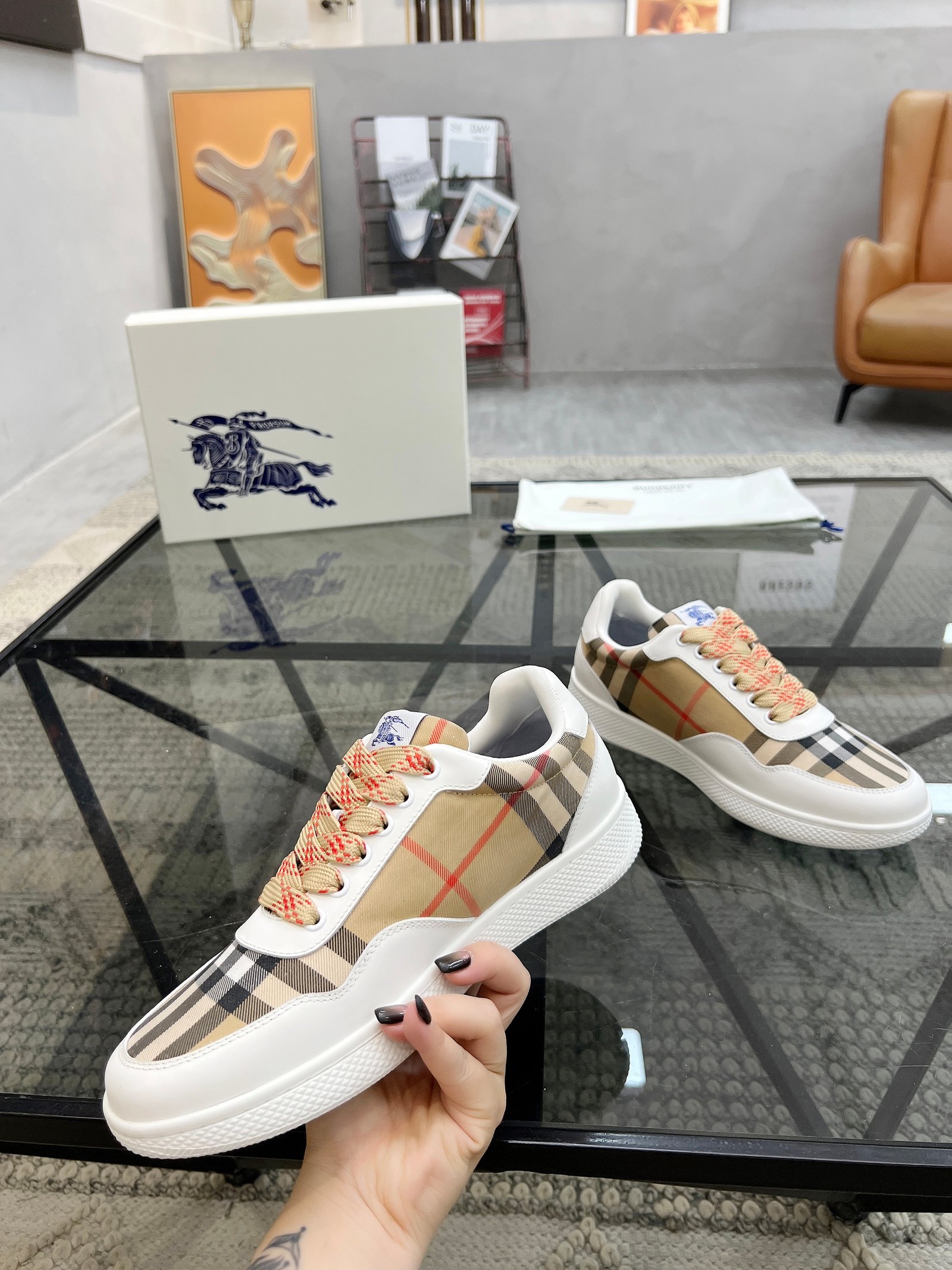 BURBERRY
