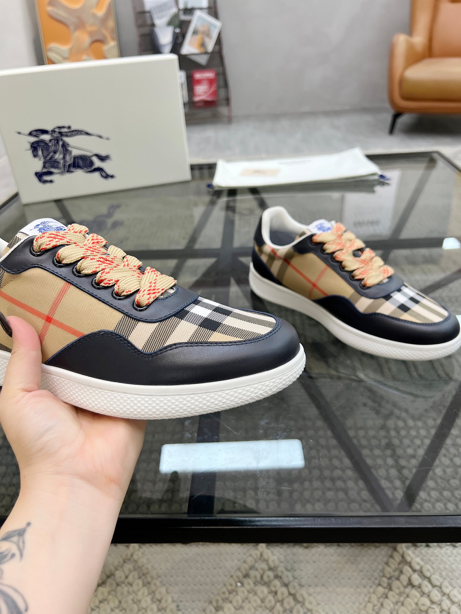 BURBERRY
