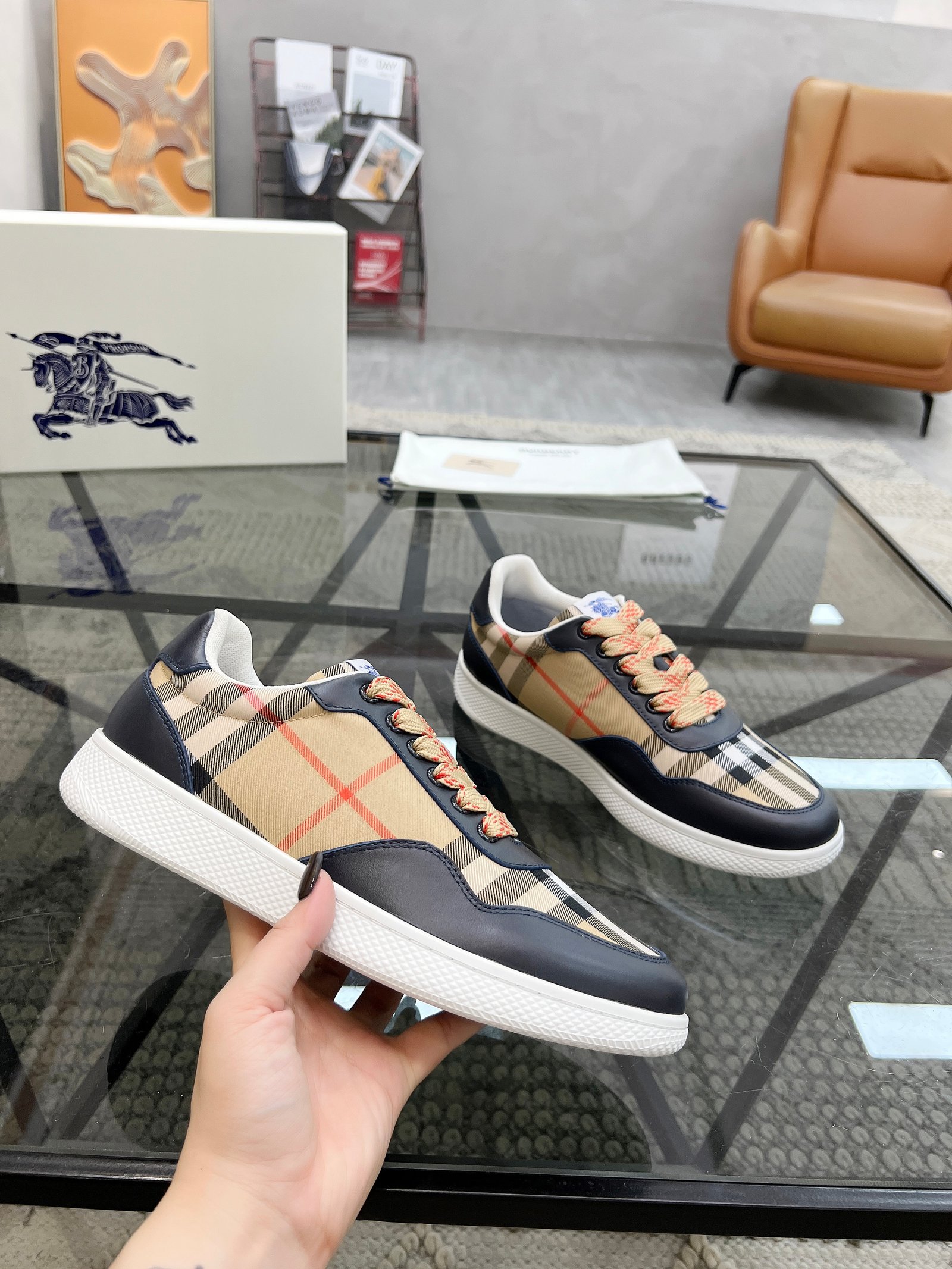BURBERRY