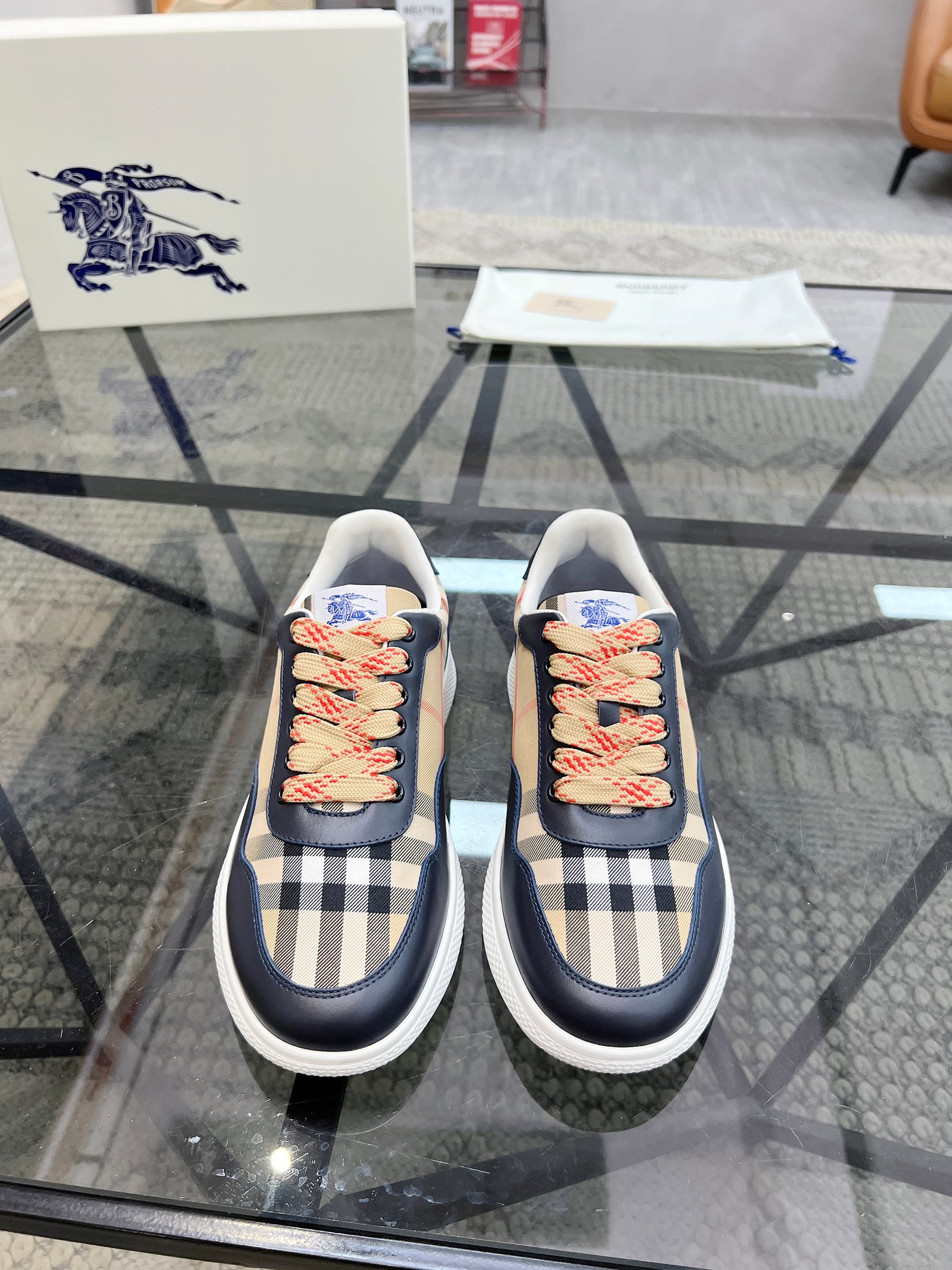 BURBERRY