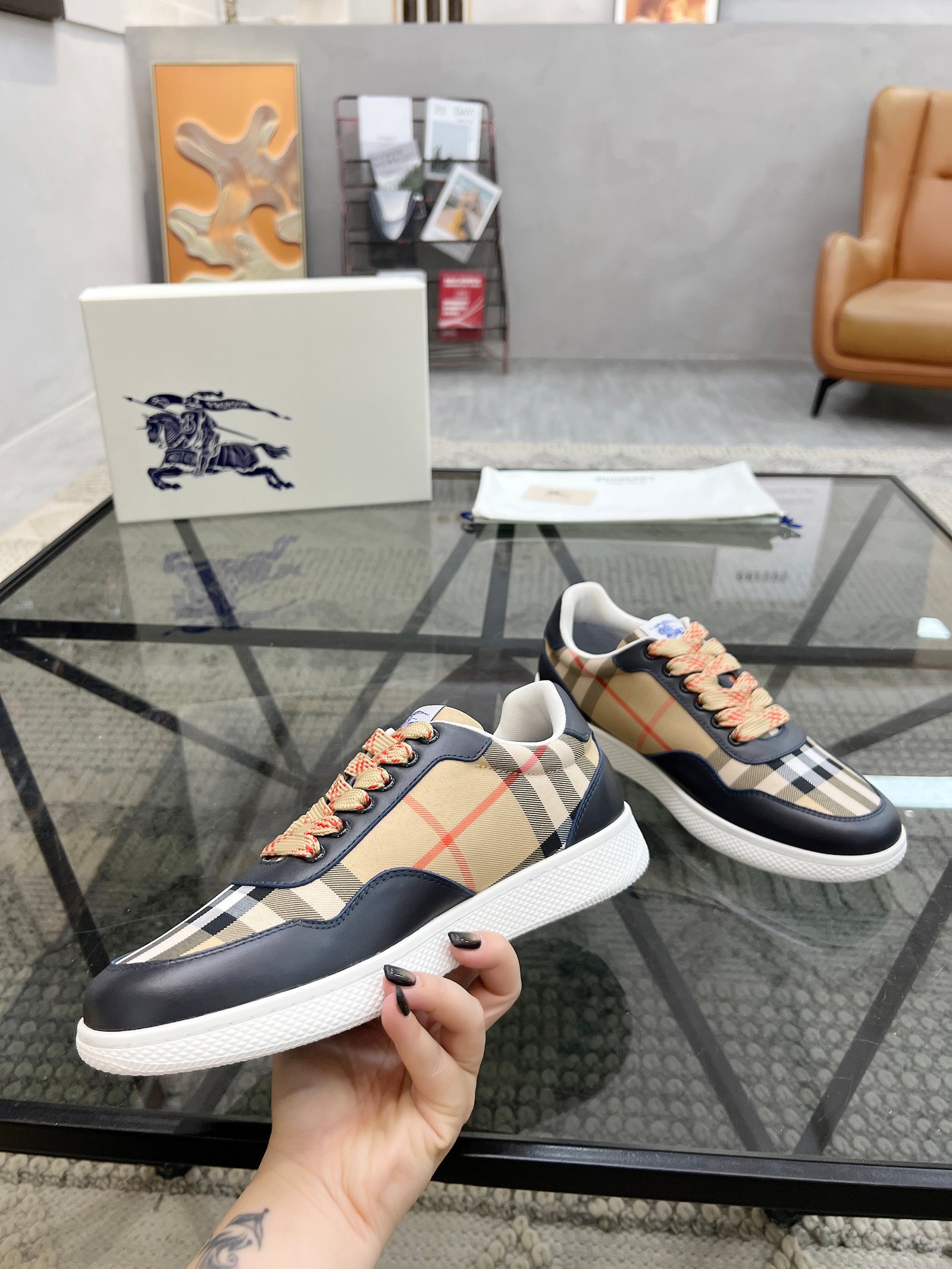 BURBERRY