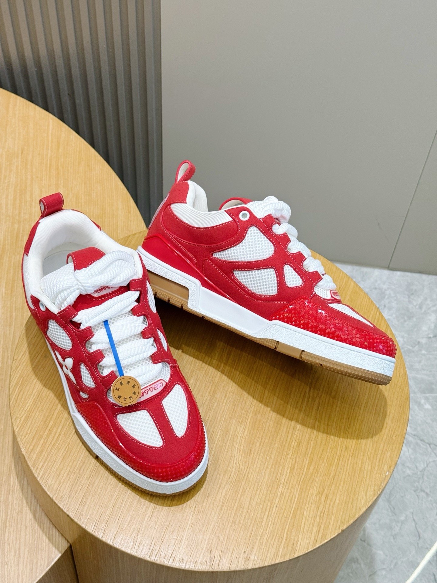 LV