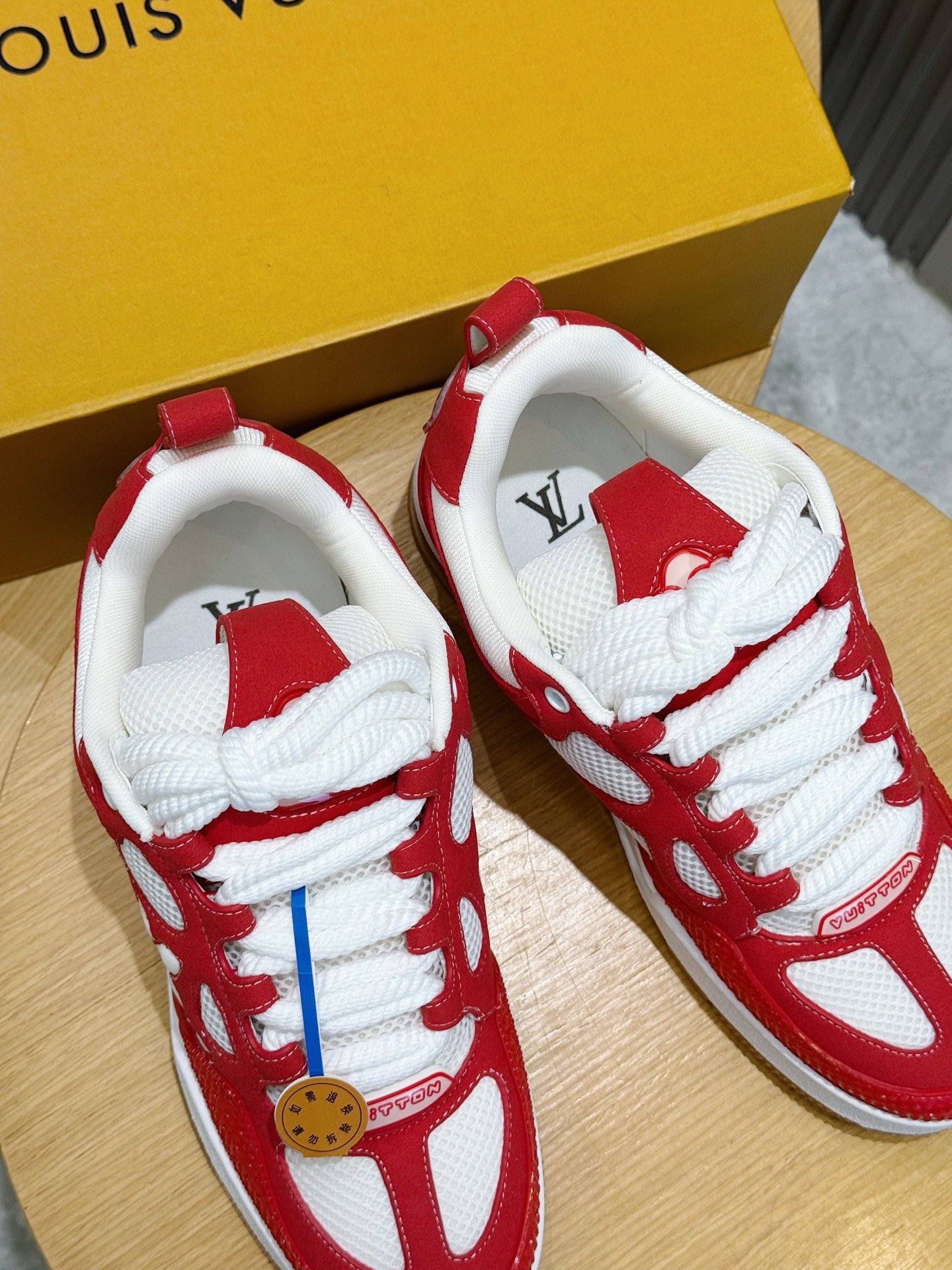 LV