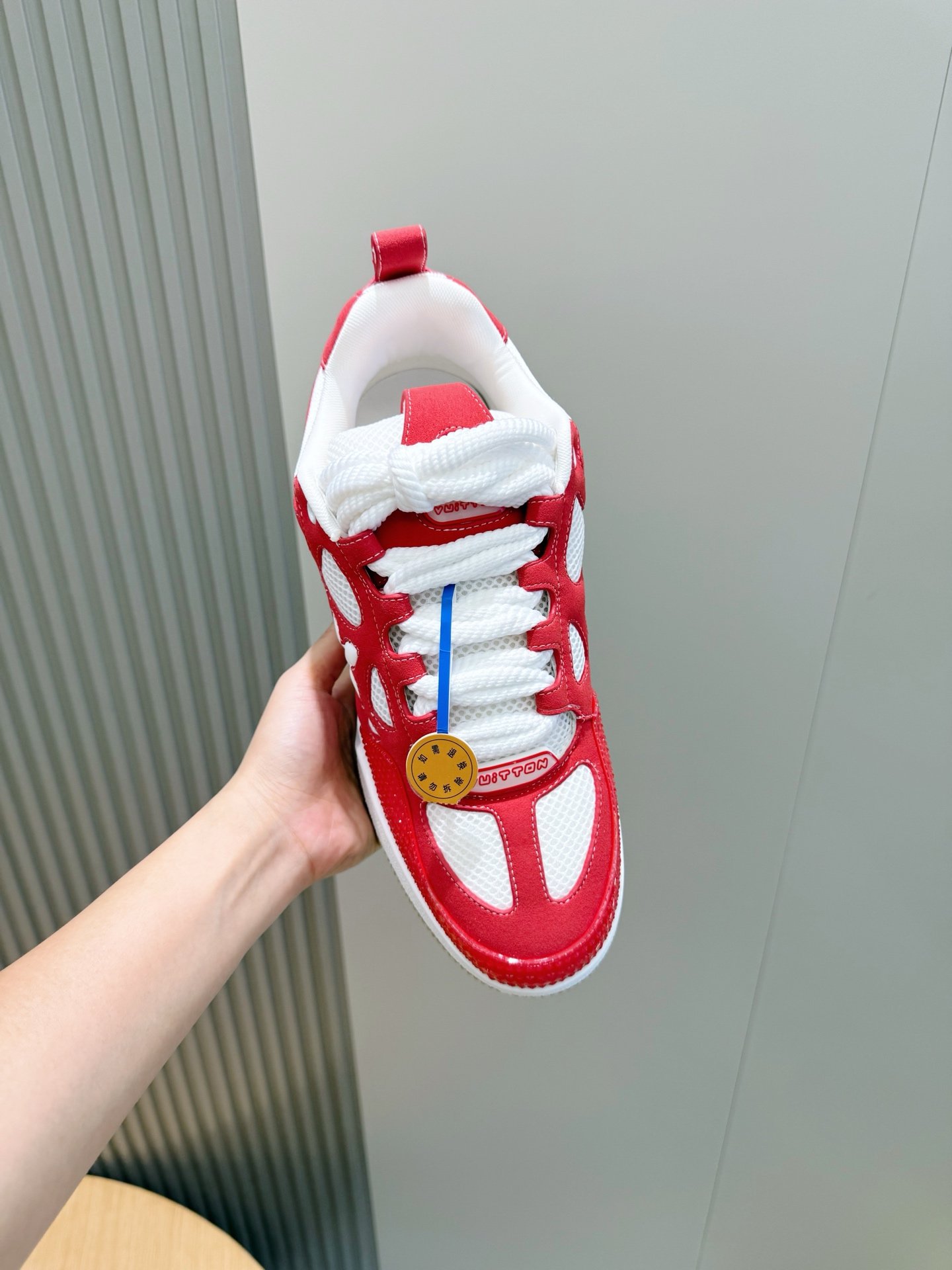 LV