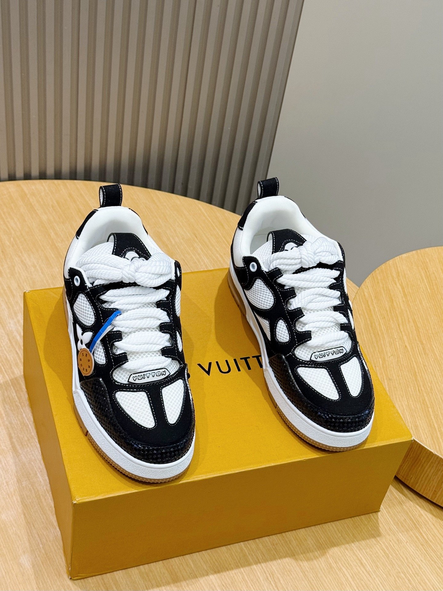LV