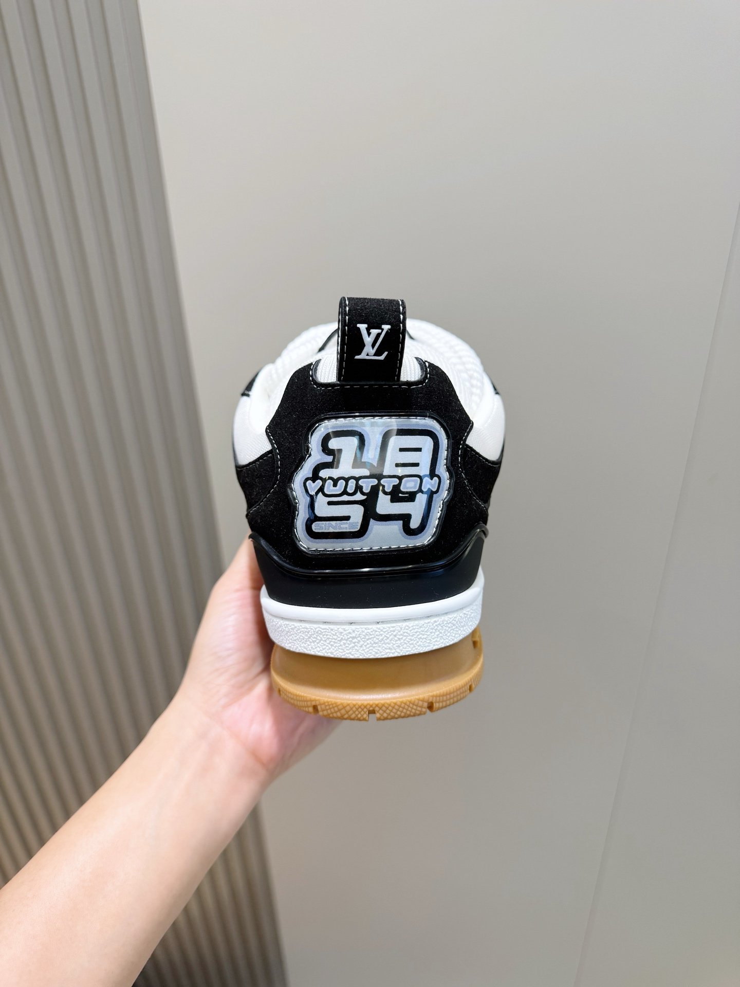 LV