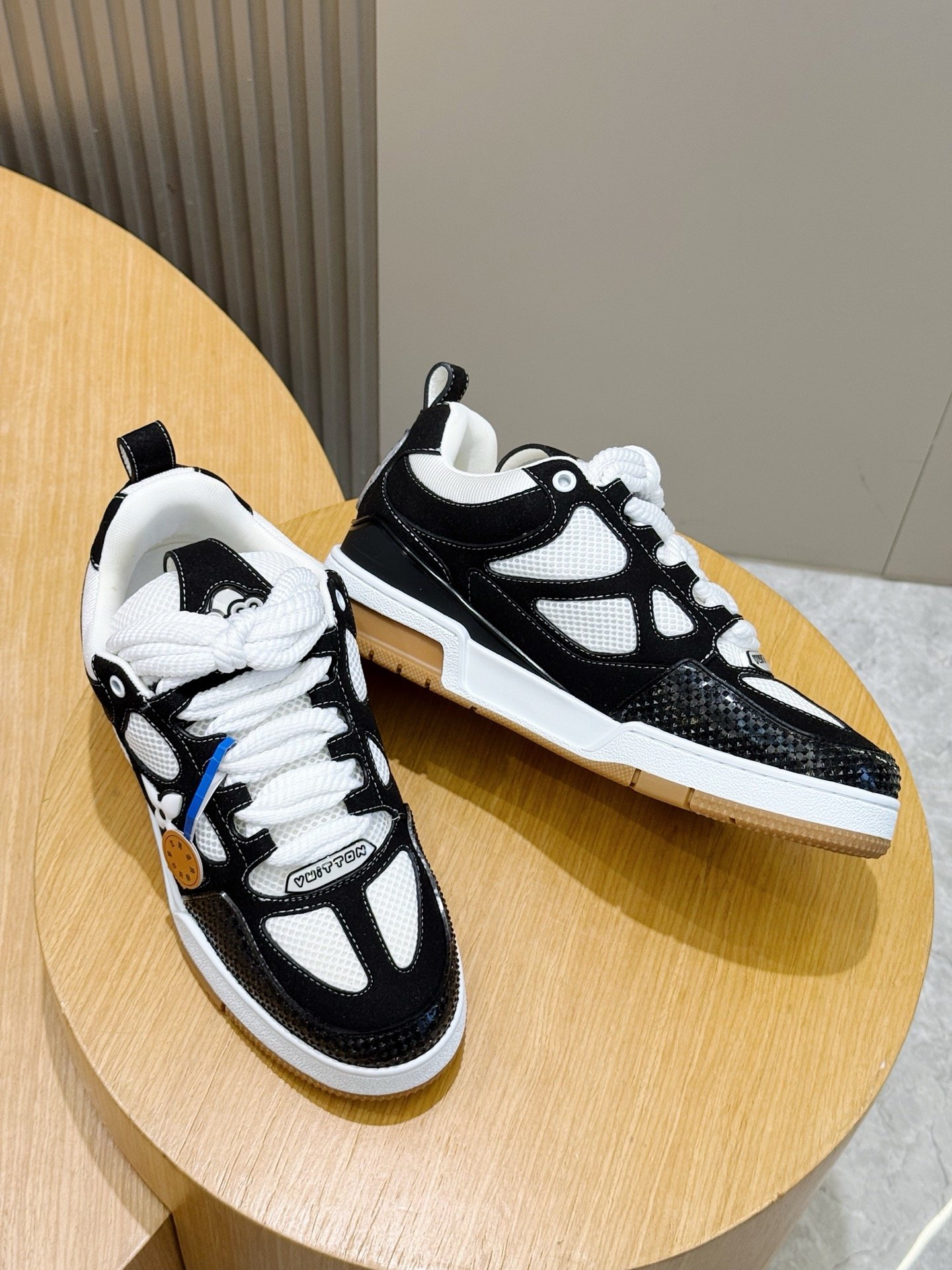 LV