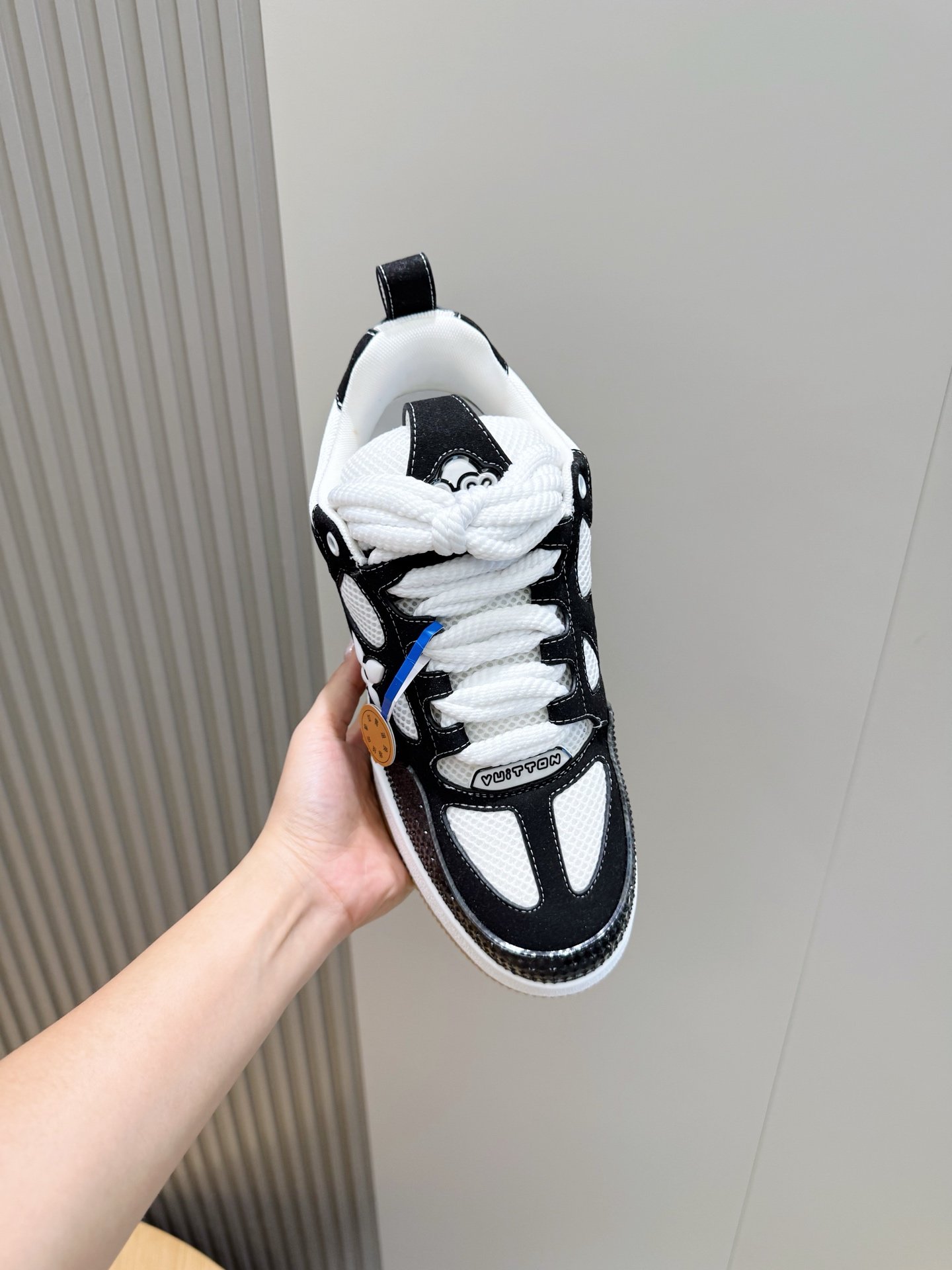 LV