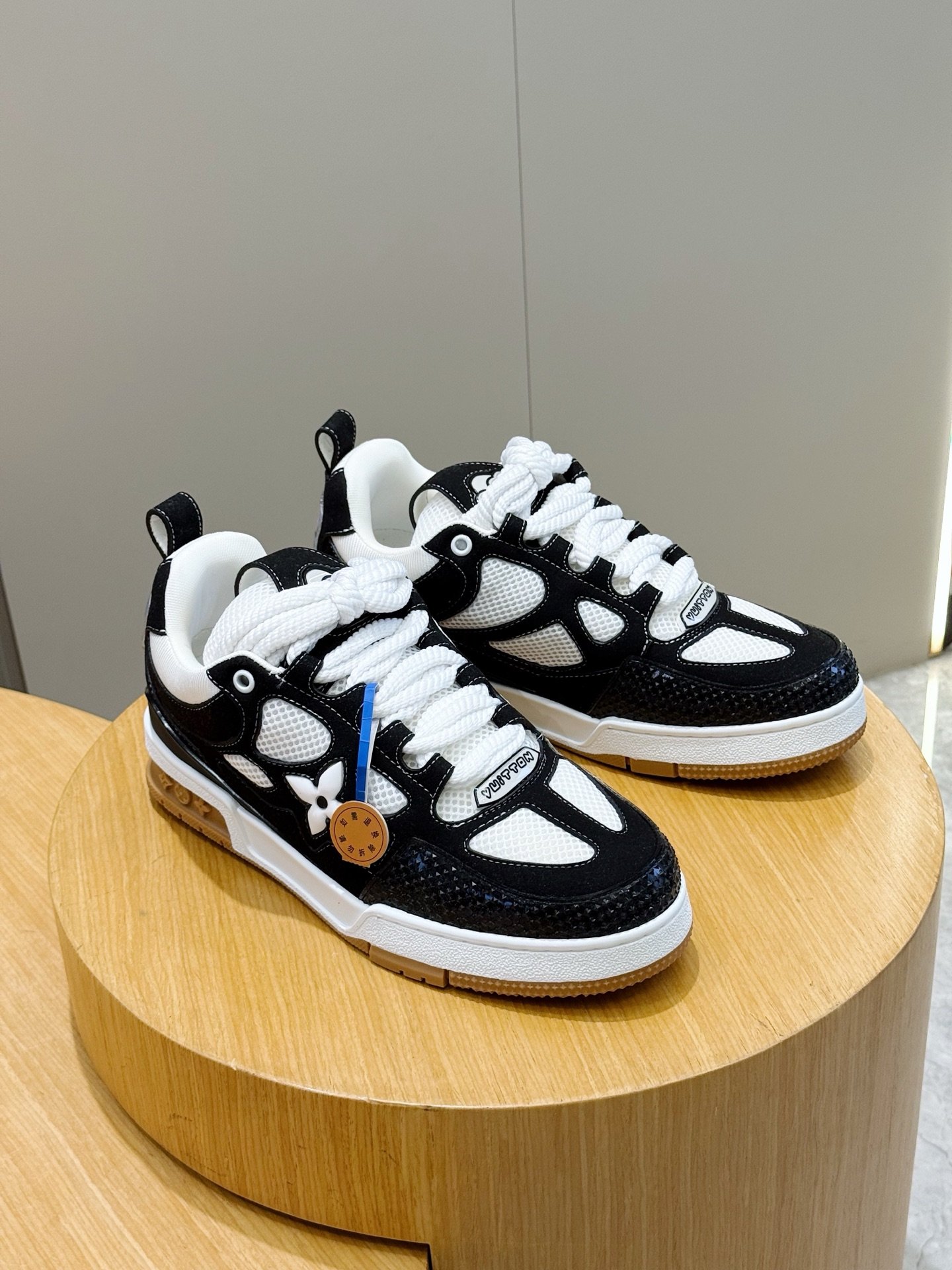 LV