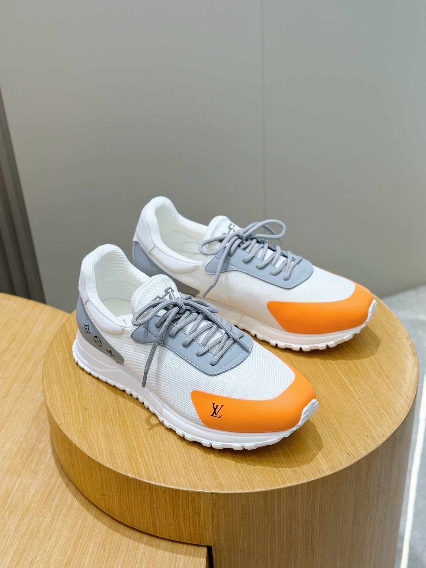 LV