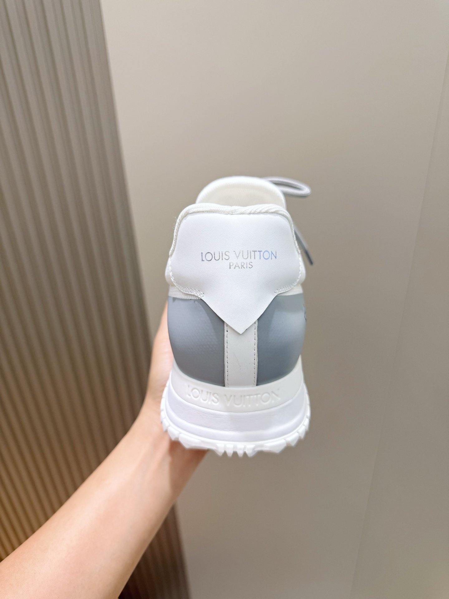 LV