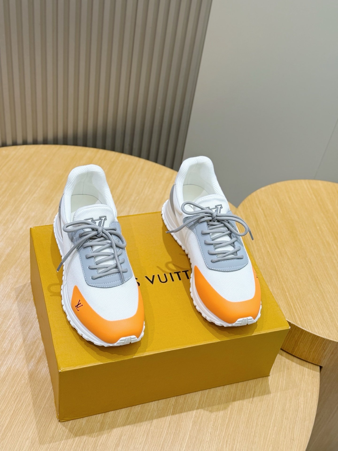 LV