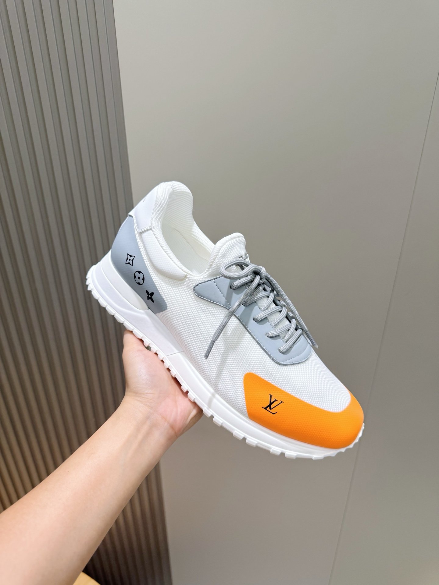 LV