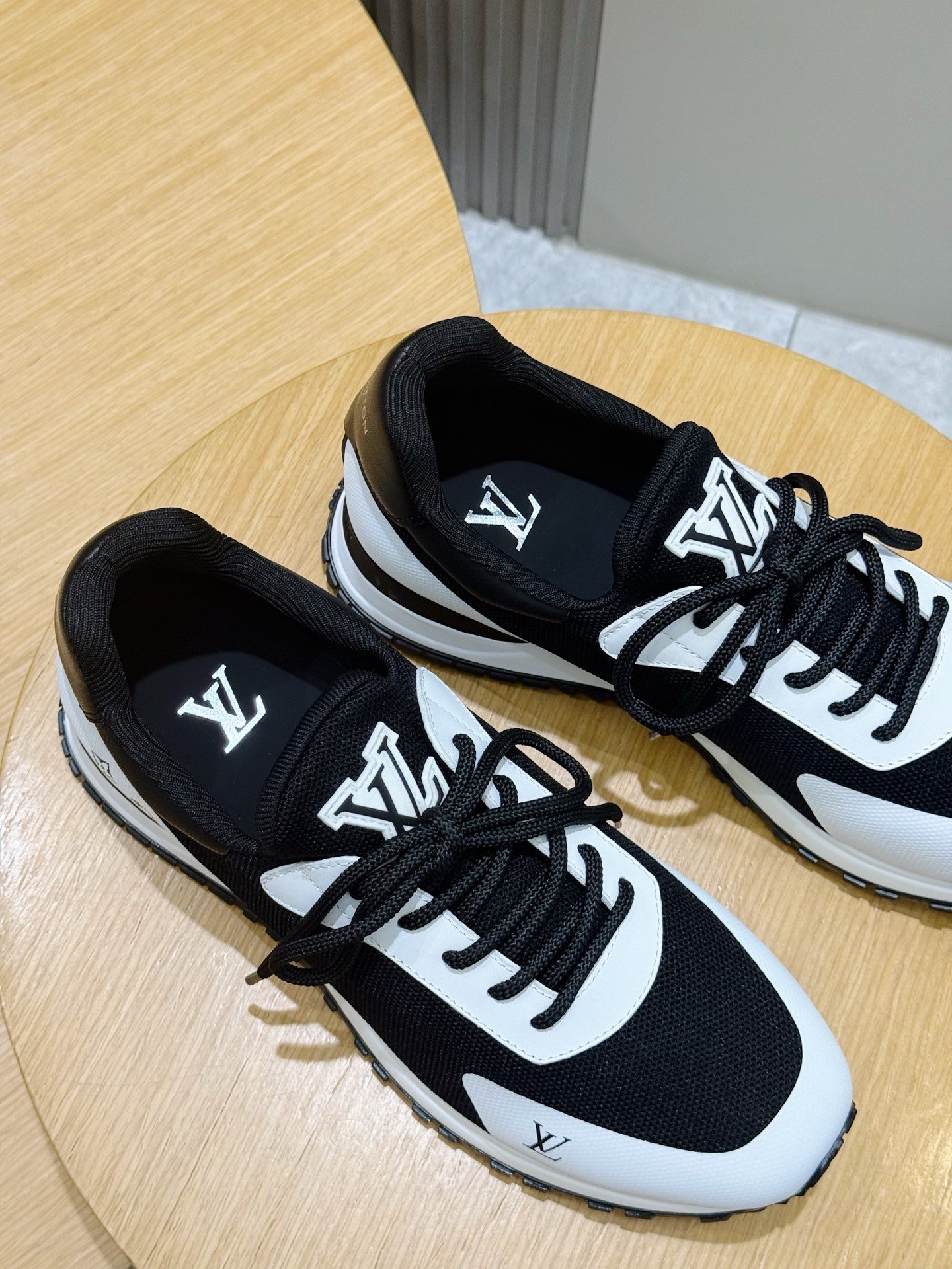 lv