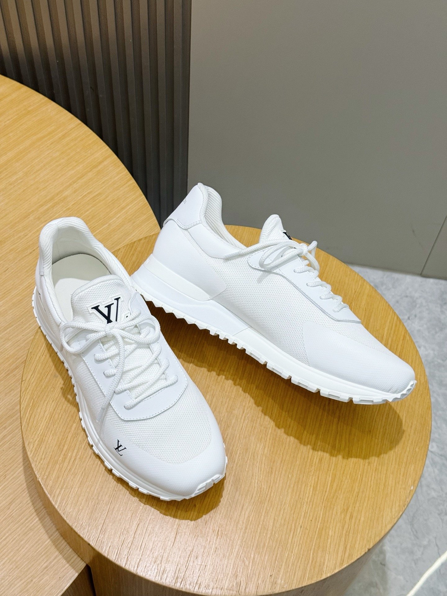 LV