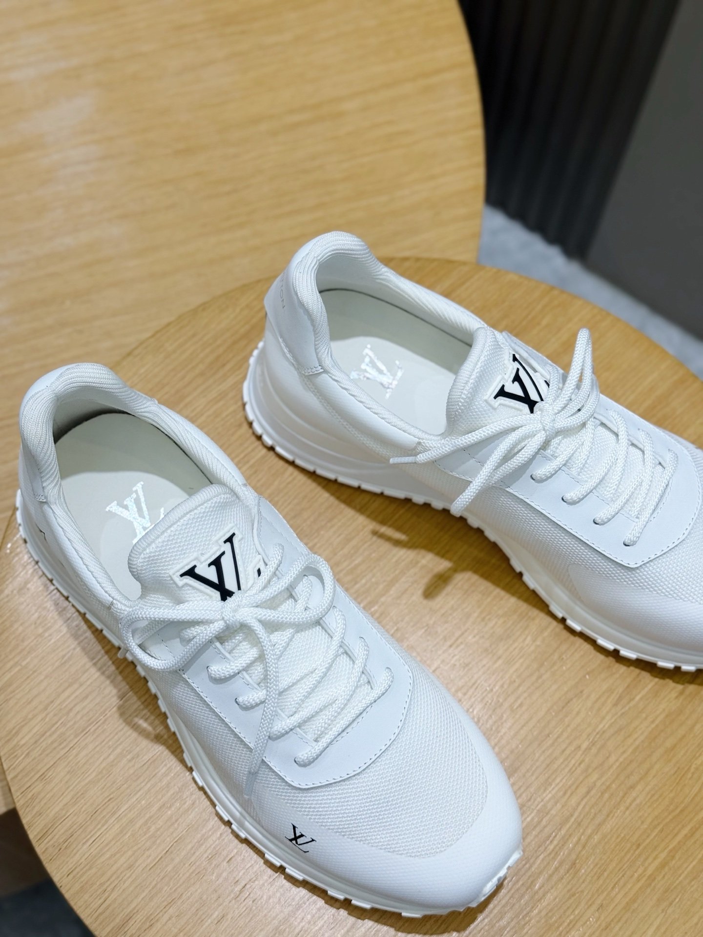 LV