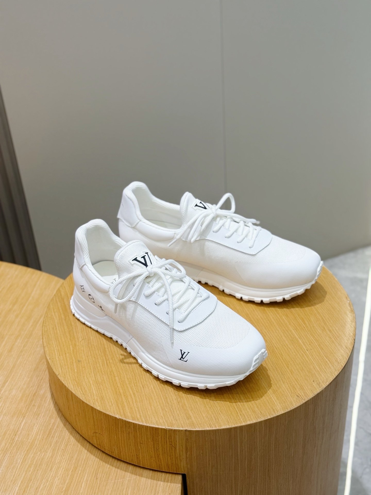 LV
