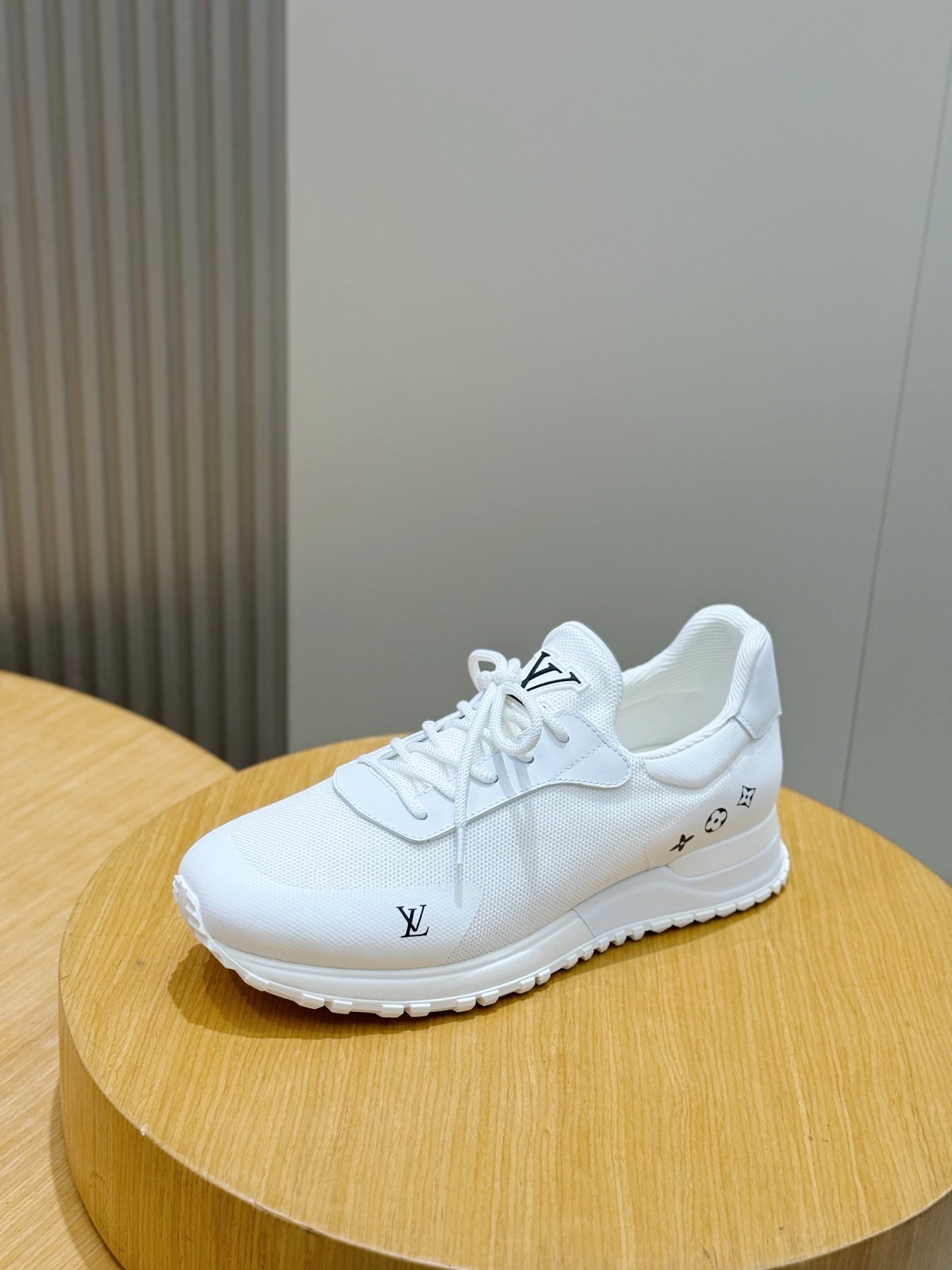 LV